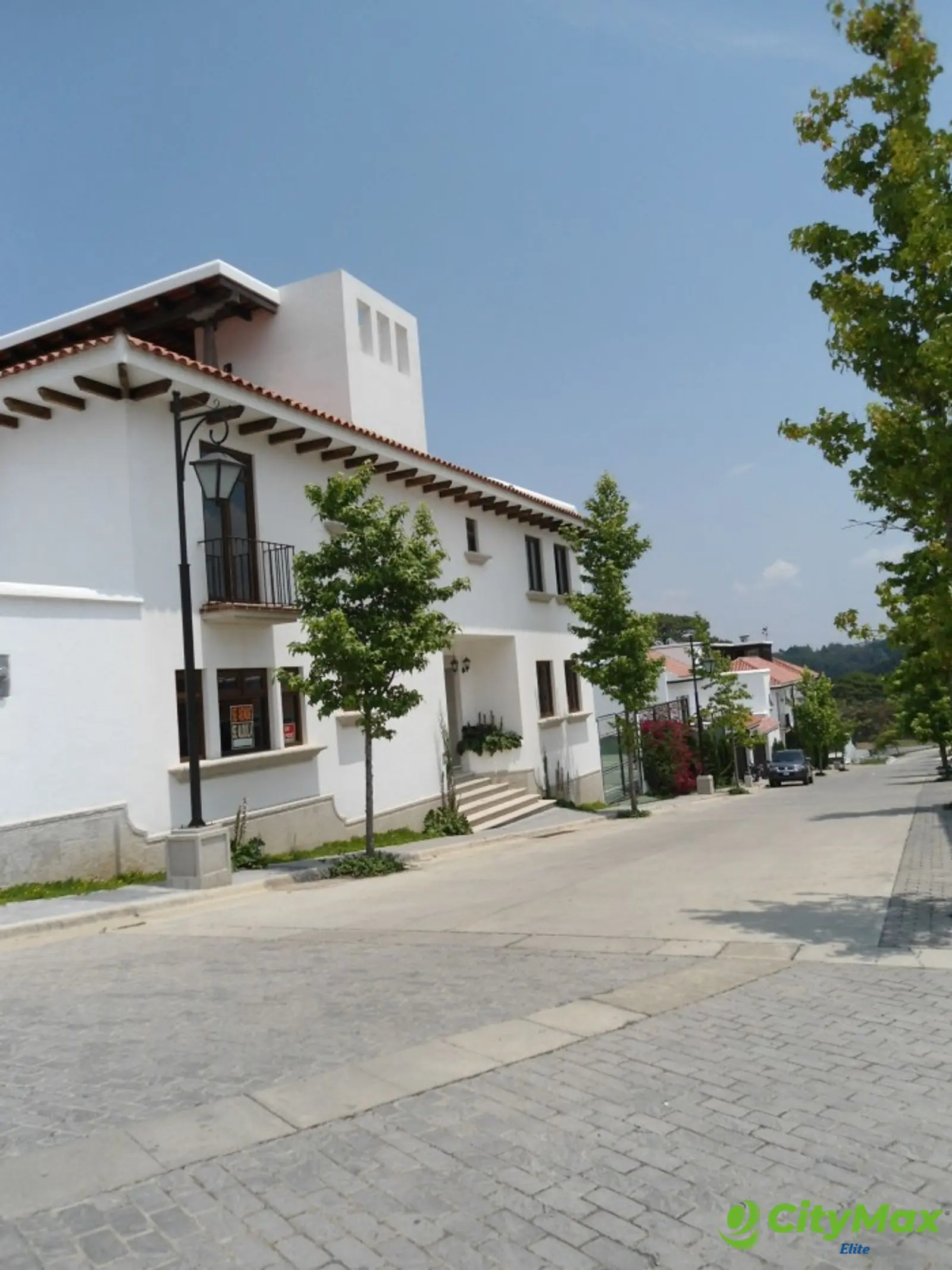 Casa en venta o alquiler en Muxbal Guatemala - foto 1