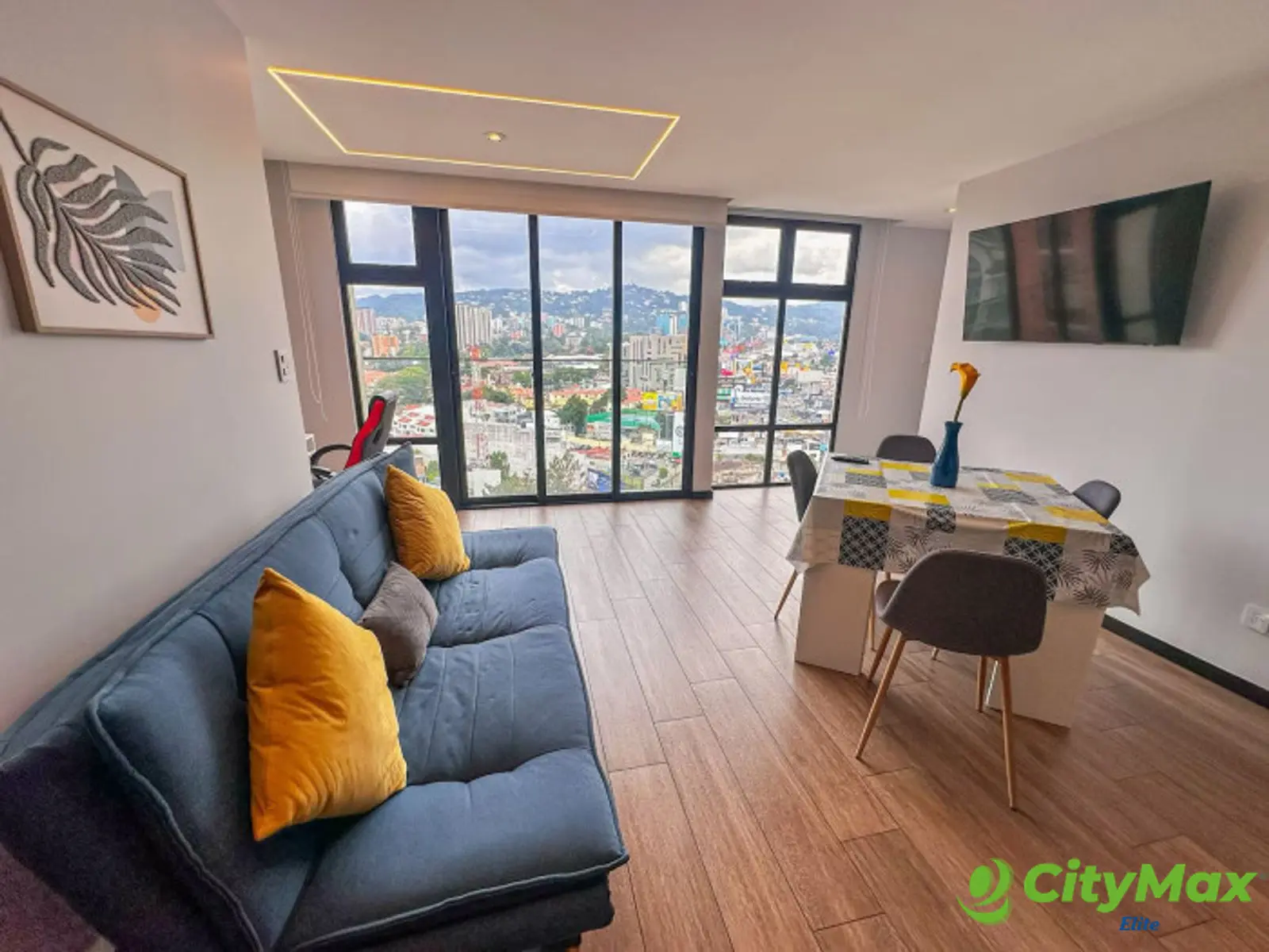 Moderno apartamento en renta, totalmente amueblado  - sala y comedor