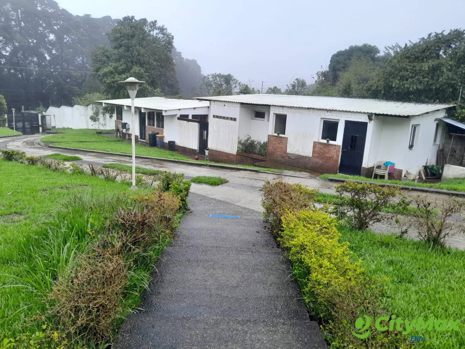 Casa en Venta o Renta-Carretera a Santa Elena Barillas - foto 1