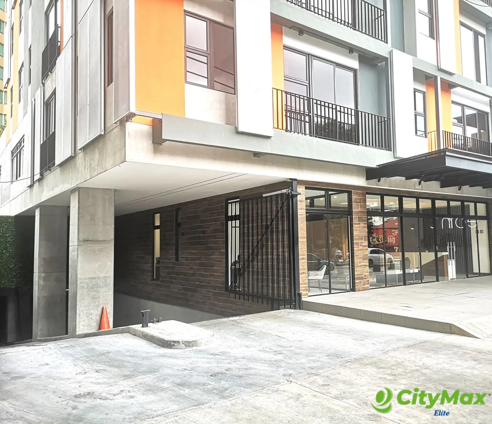 Local Comercial en Renta Zona 10 - Excelente Ubicación - foto 1