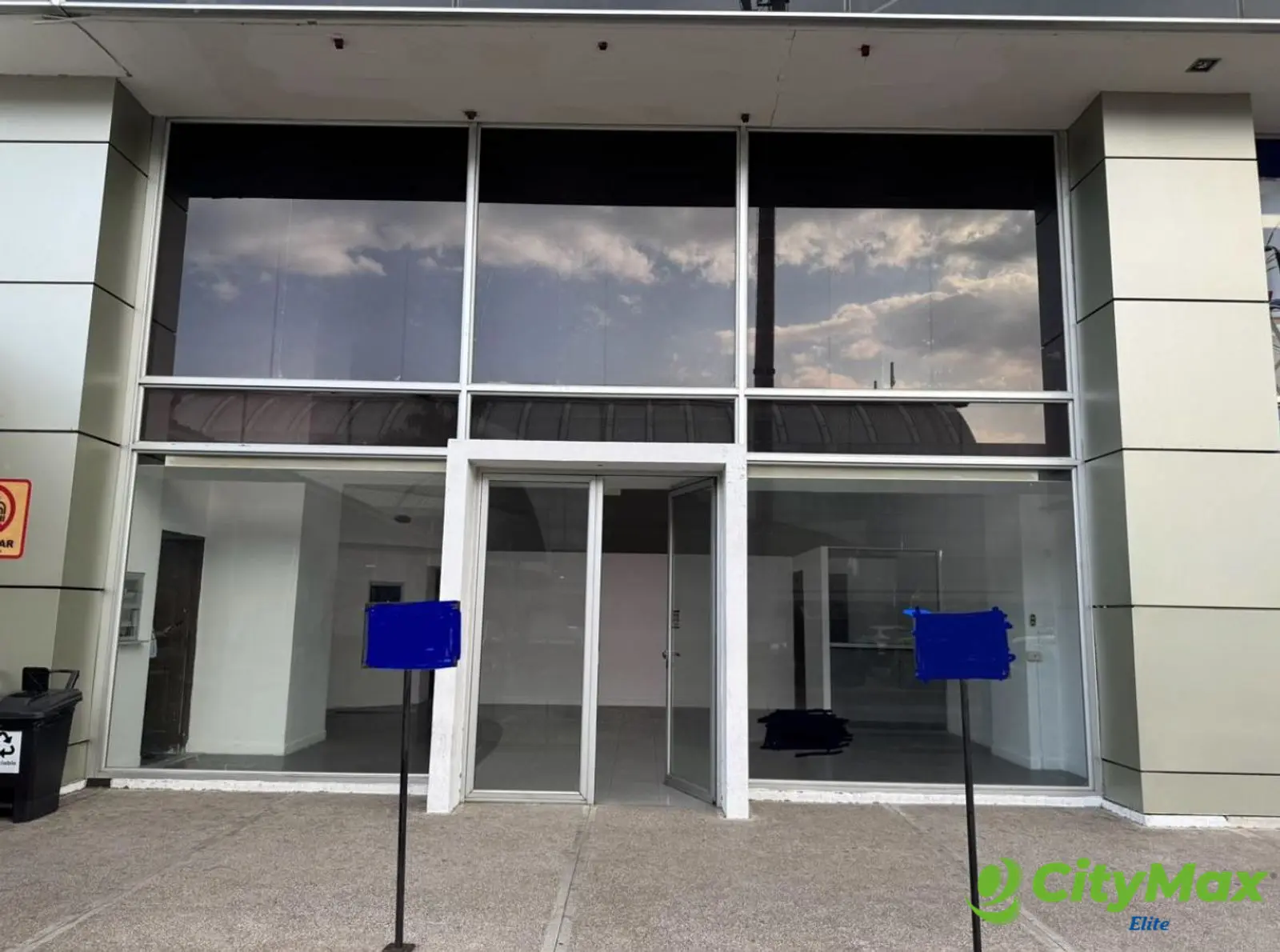 Local Comercial en Renta en Calzada Roosevelt zona 7 - foto 1