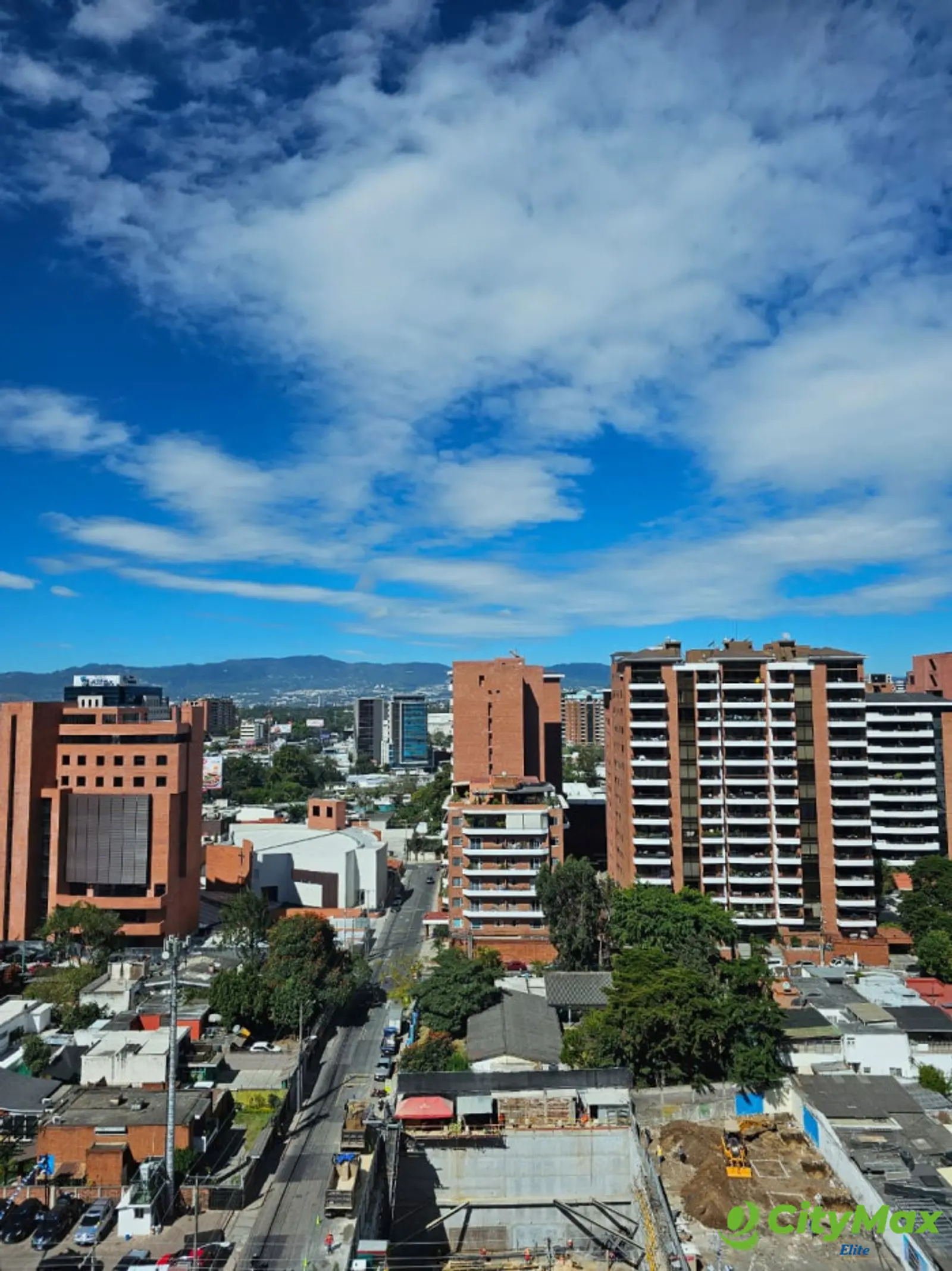 APARTAMENTO EN VENTA ZONA 10 - foto 1