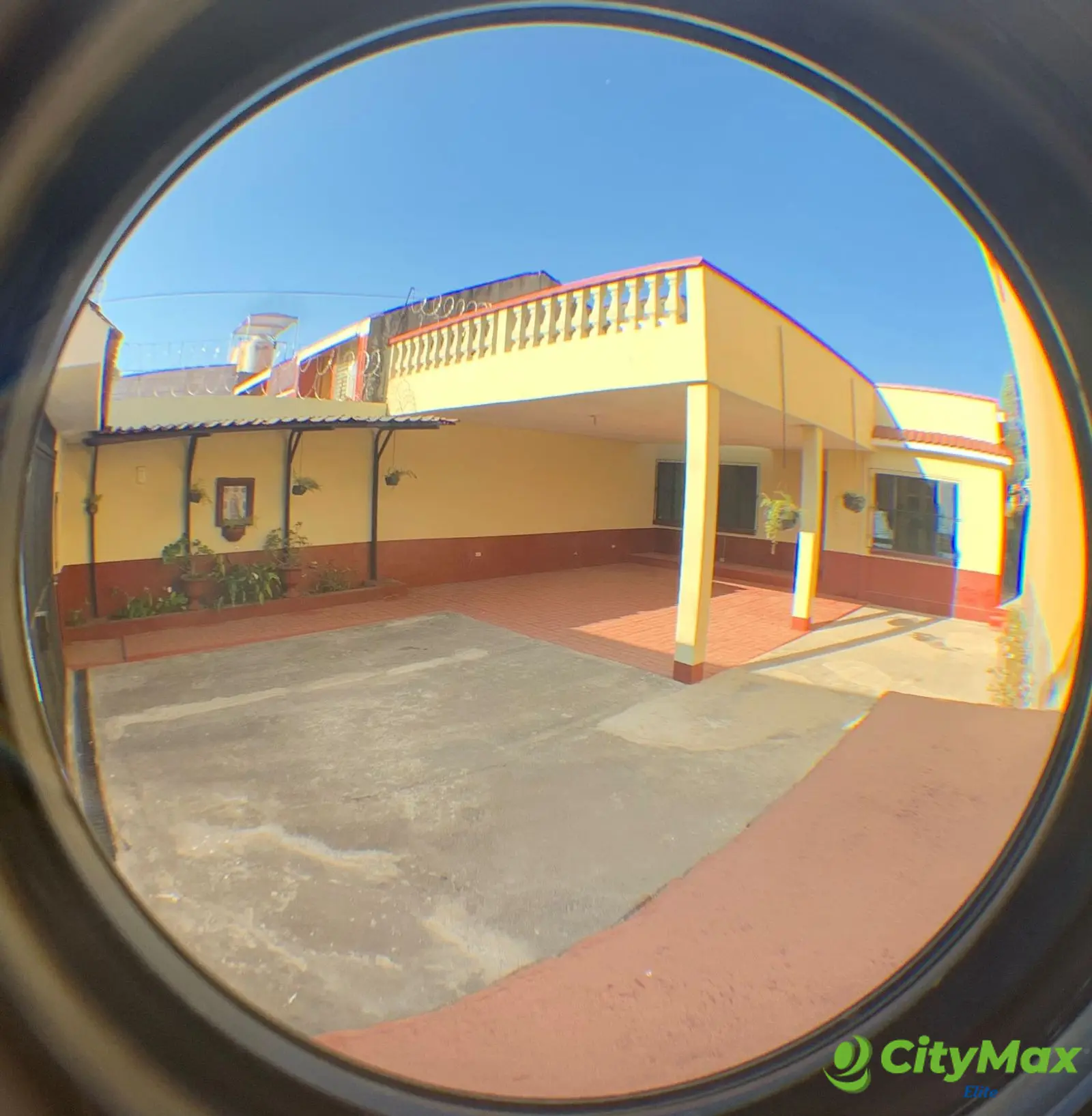 Propiedad en Venta Zona 12, 2 Casas/Terreno 750mts2 - foto 1