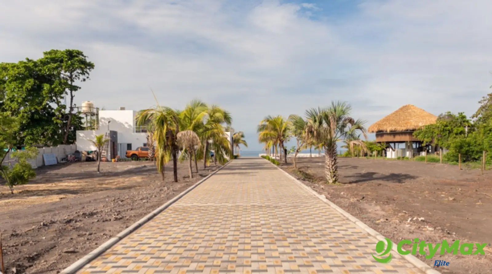 Venta Casa Vacacional a orillas de Playa Monterrico - foto 1