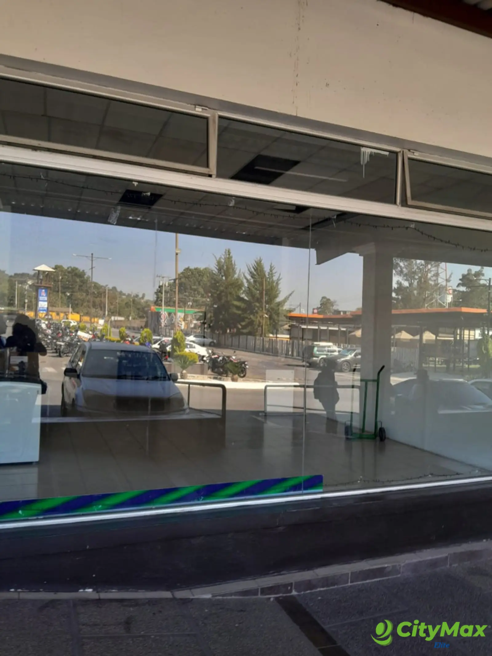 Local comercial en Villa Canales - foto 1
