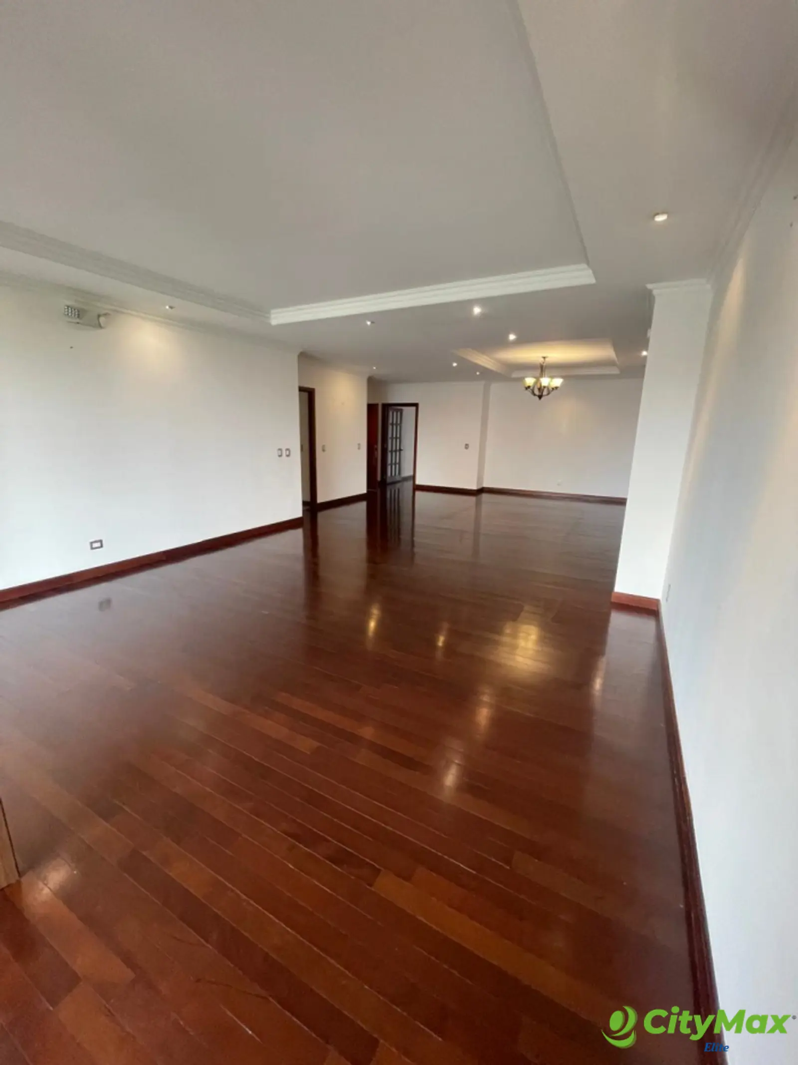 Apartamento en renta en zona 14 - foto 1