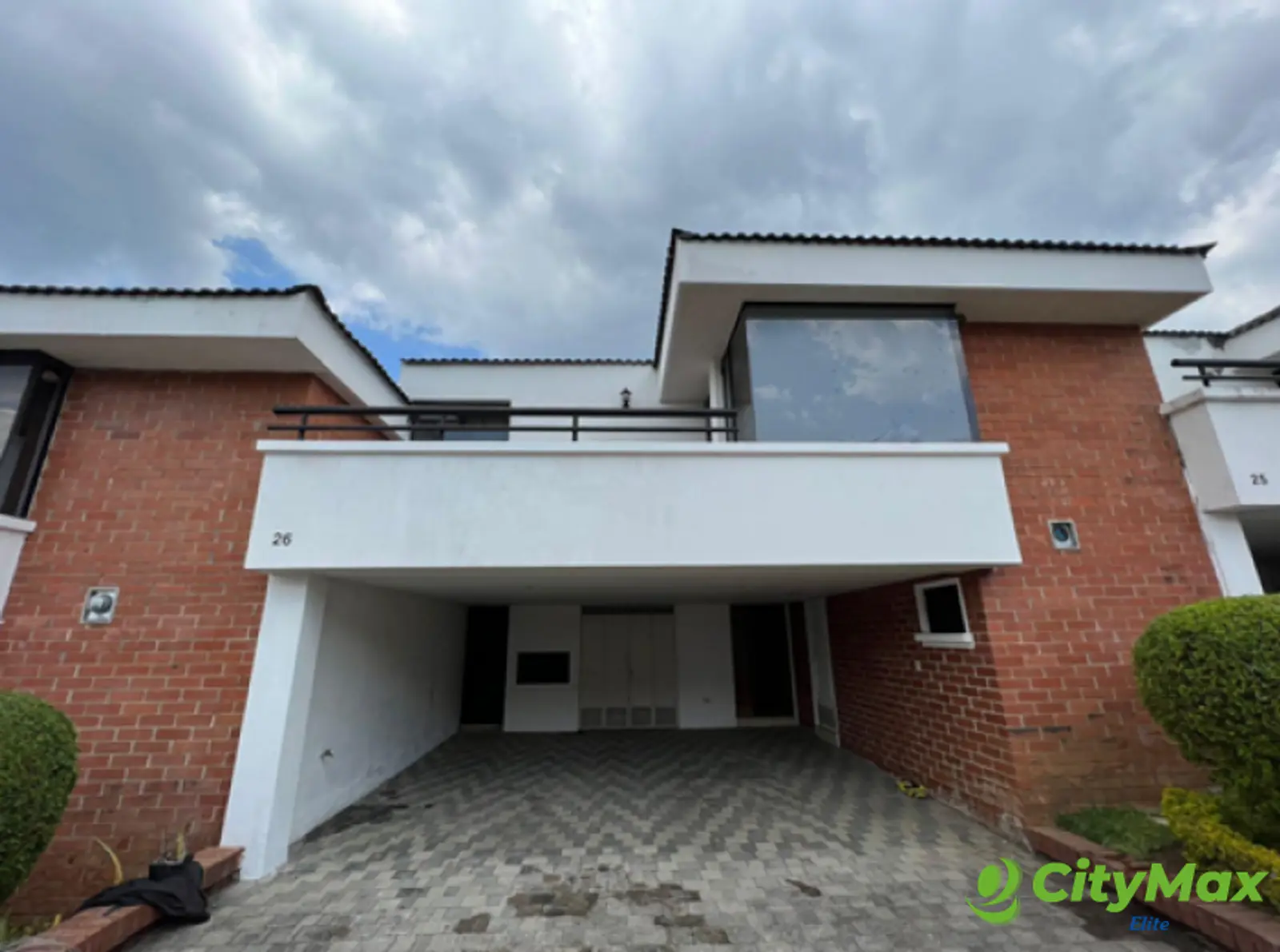 Casa en venta en Villa Canales - foto 1