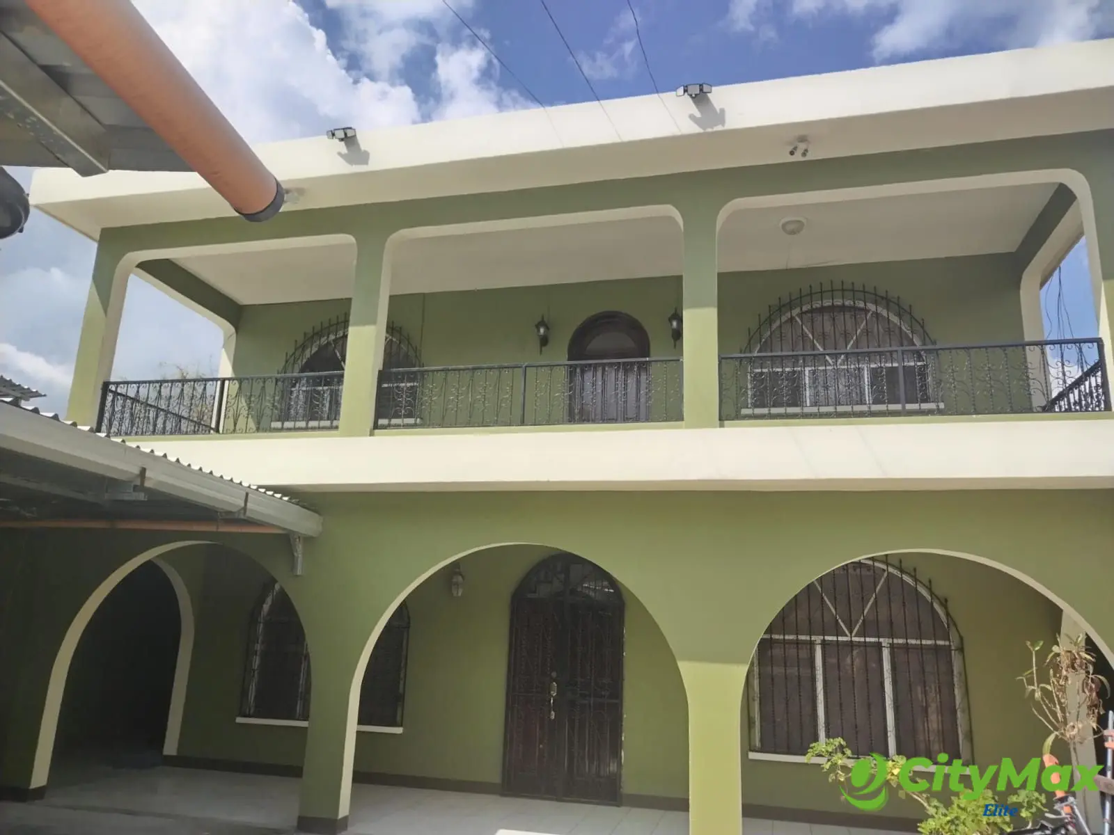 Casa en Venta en Santa Rosa  - Casa de Enfrente