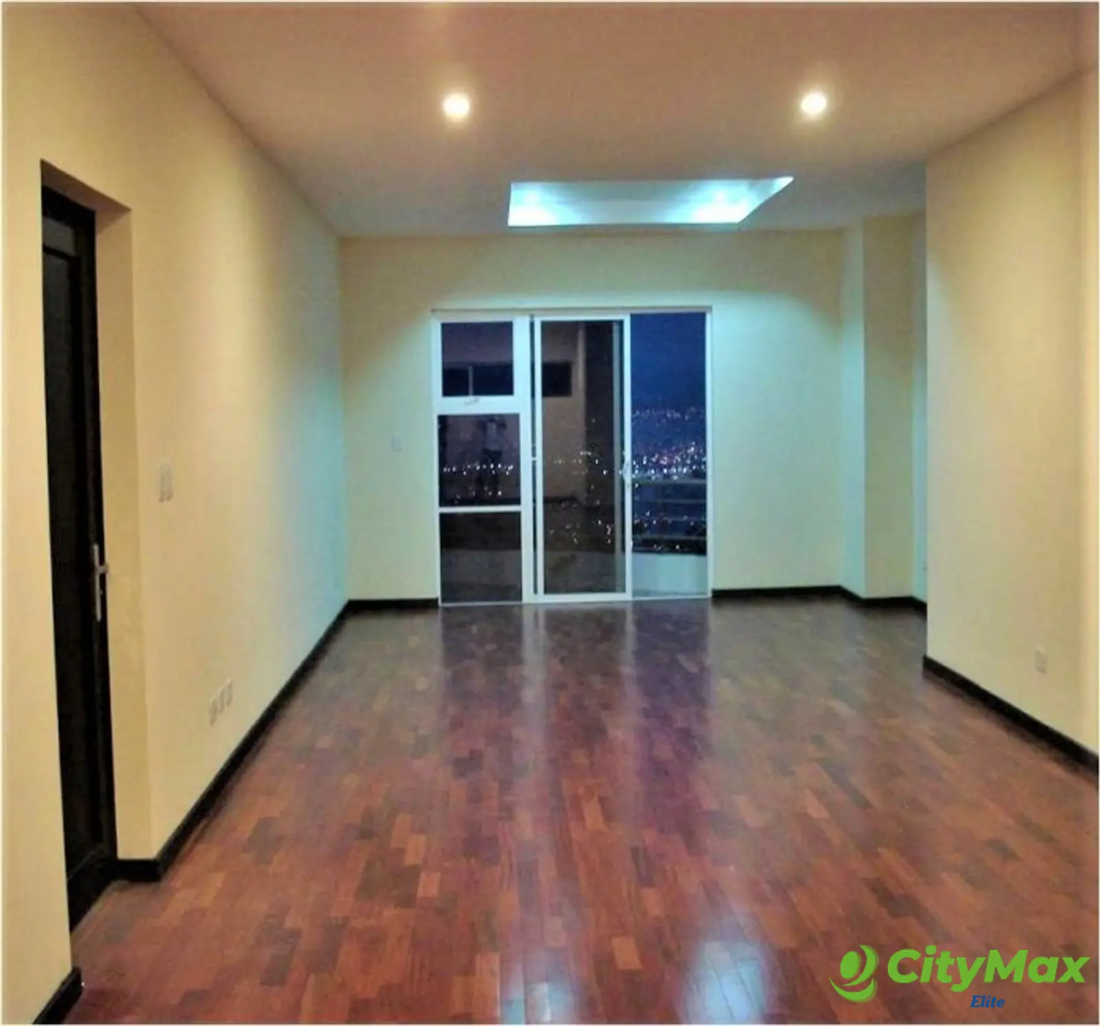 Amplio Apartamento en Venta en Montebello!! - foto 1