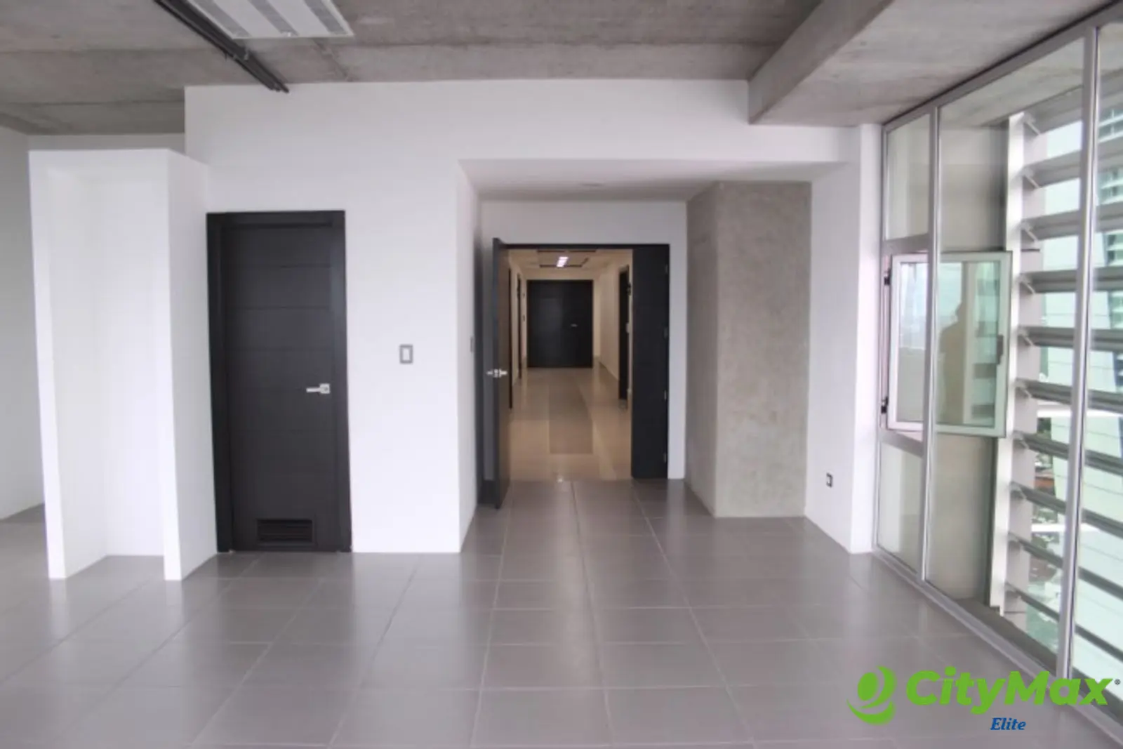 CityMax Renta Oficina en Edificio DOMANI zona 15 - foto 1
