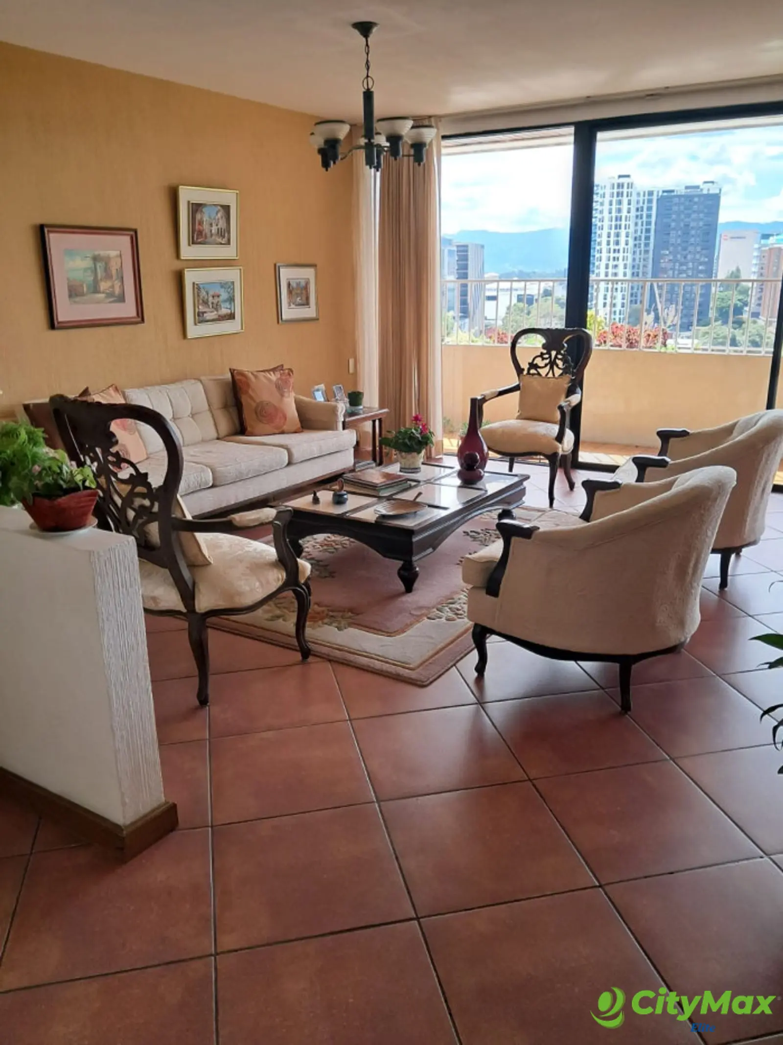 Apartamento en Venta en Zona 10 frente a CC La Estacion - foto 13