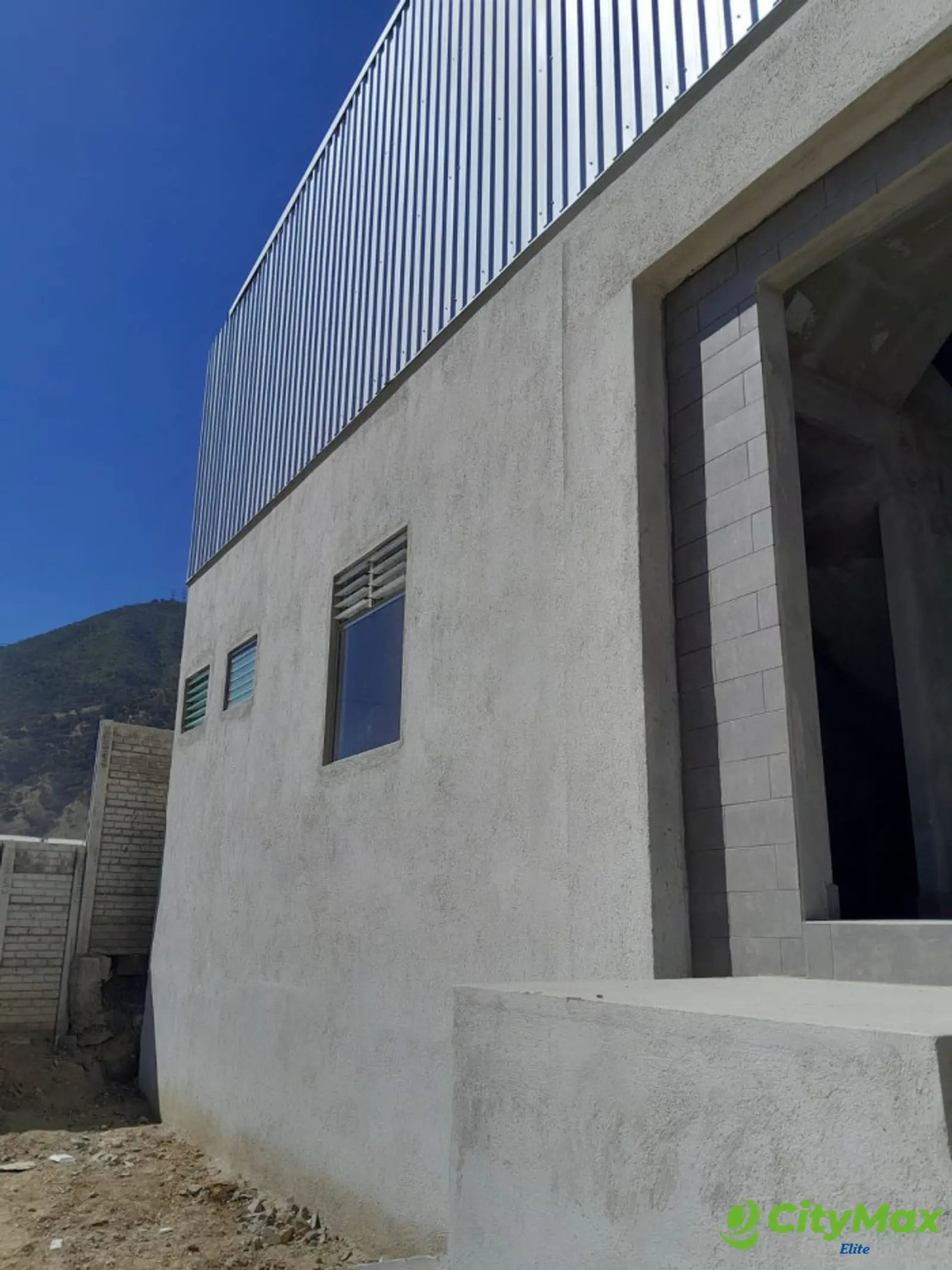 Bodegas en Renta en Amatitlán - ENTRADA CON MURO