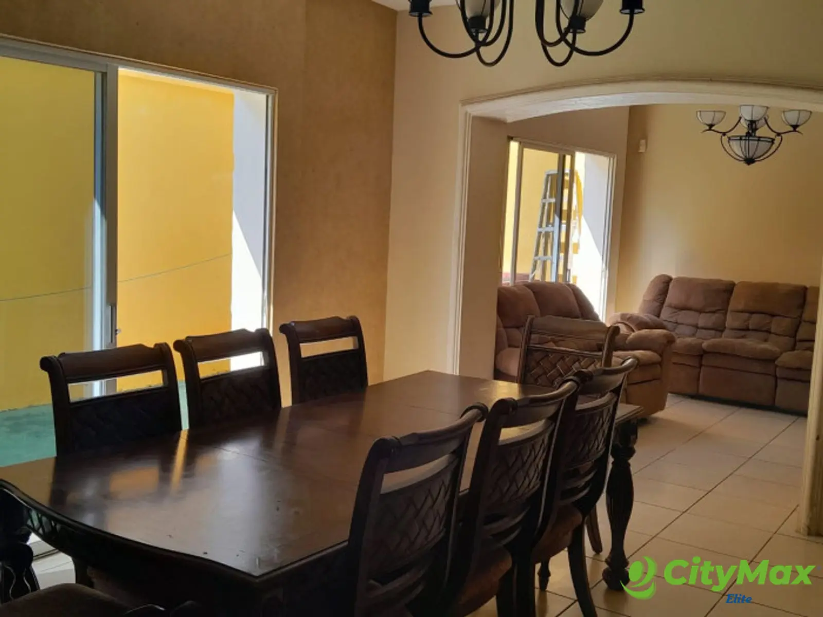 Casa en Venta o Renta Km 36.5 Carretera a El Salvador - COMEDOR Y SALA