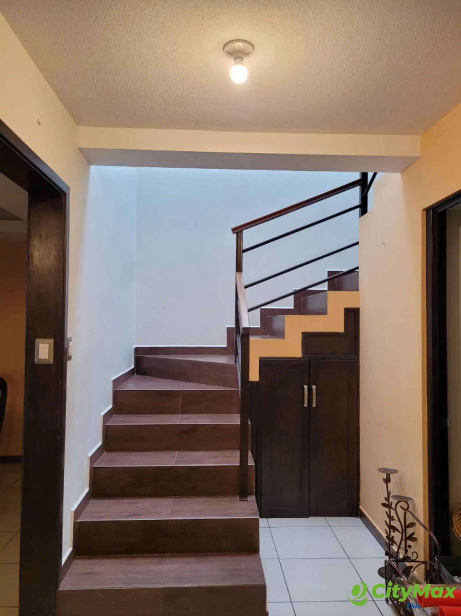 CASA EN VENTA EN HACIENDA REAL ZONA 16 - foto 3