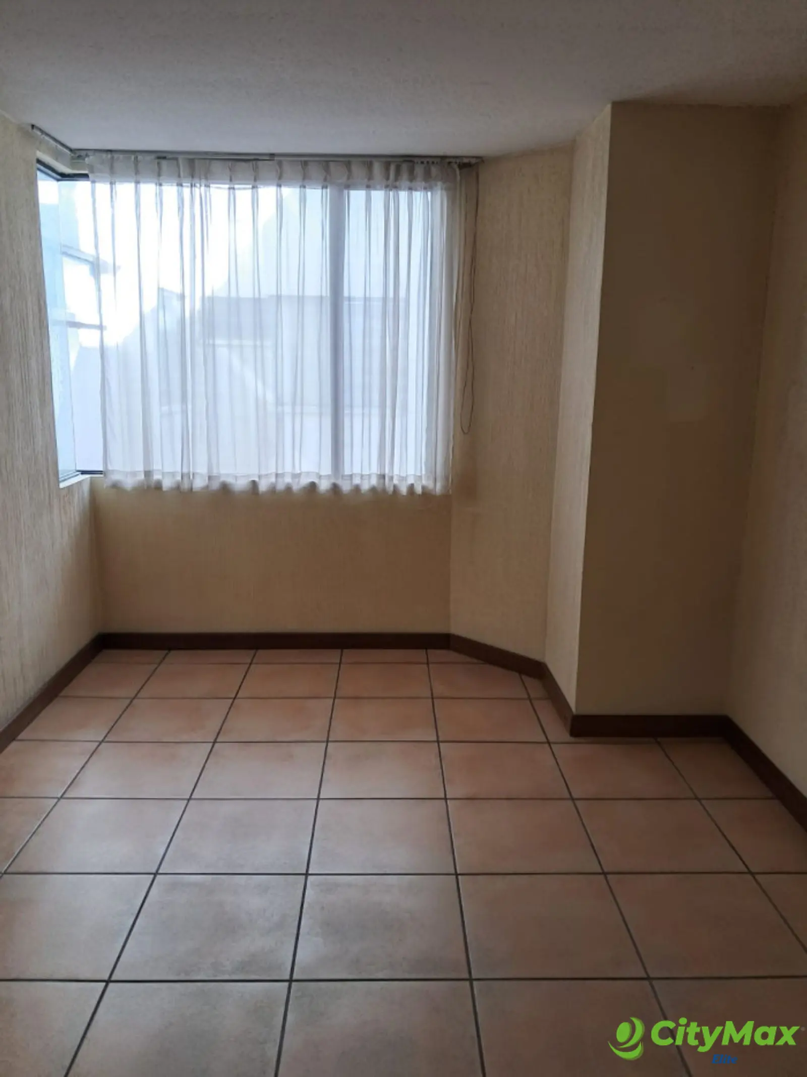 Apartamento en Venta en Zona 10 frente a CC La Estacion - foto 18