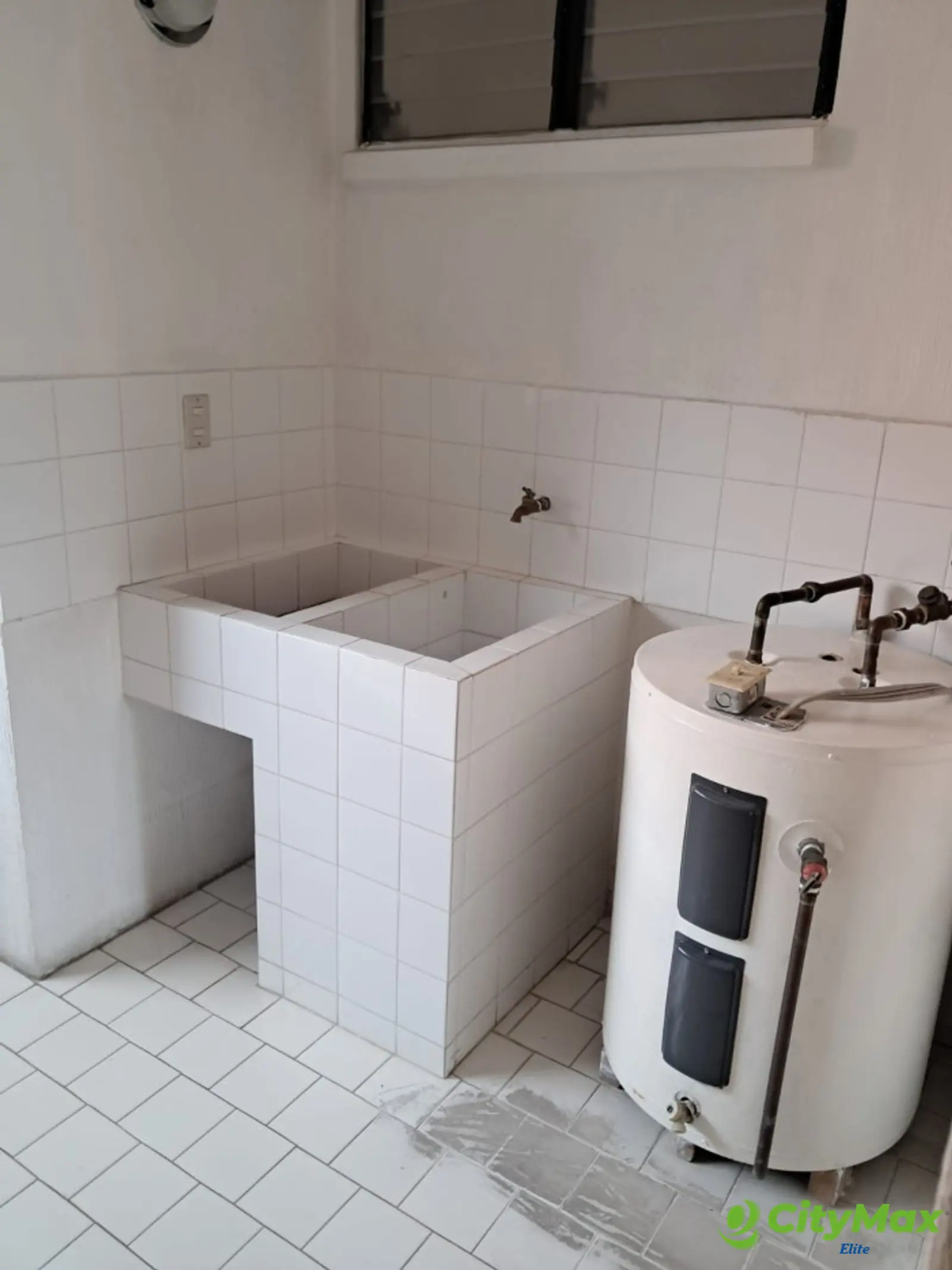 Apartamento en Venta en Zona 10 frente a CC La Estacion - foto 10