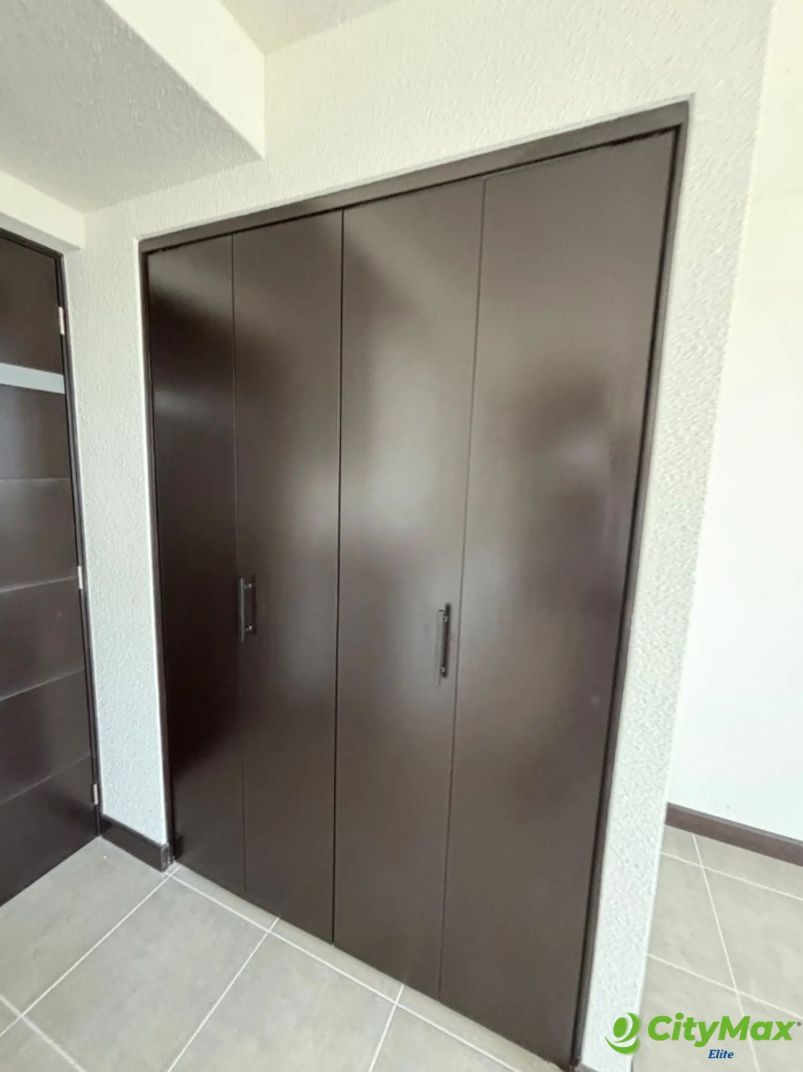 APARTAMENTO EN VENTA - EDIFICIO ESENTA ZONA 12 - Habitación Secundaria