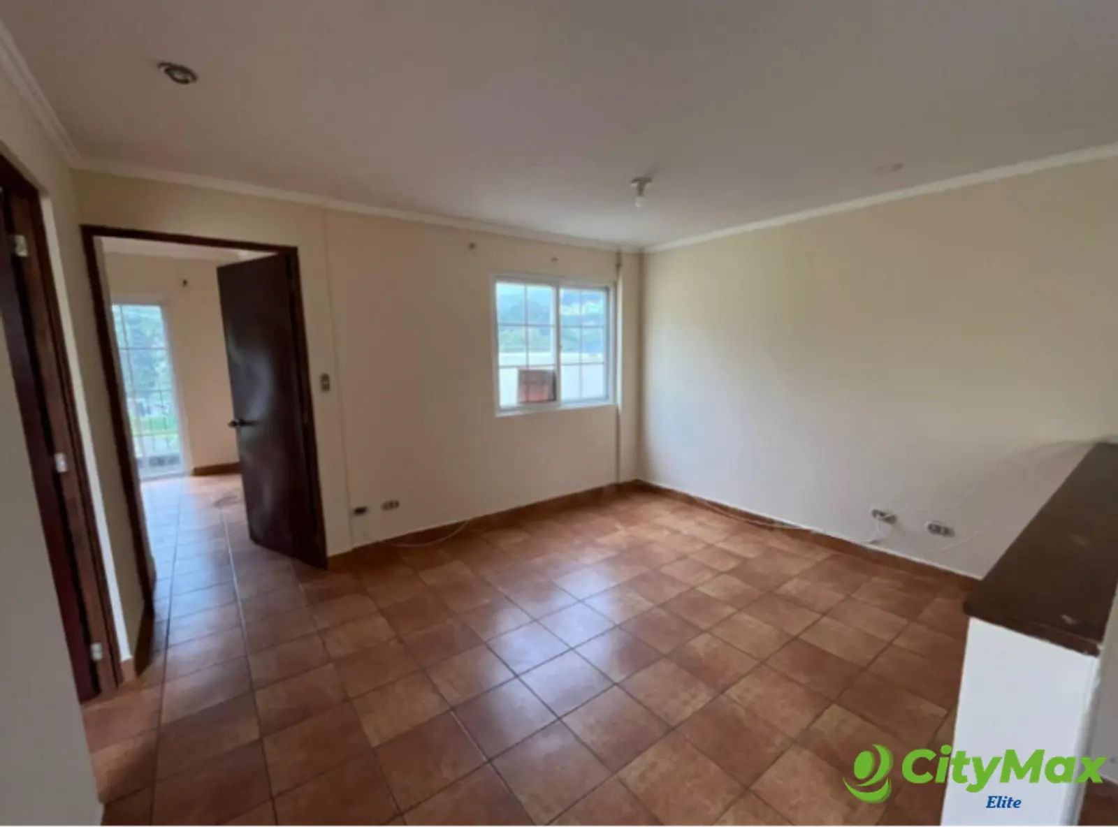 Casa en Venta en Carretera a El Salvador! - SALA FAMILIAR