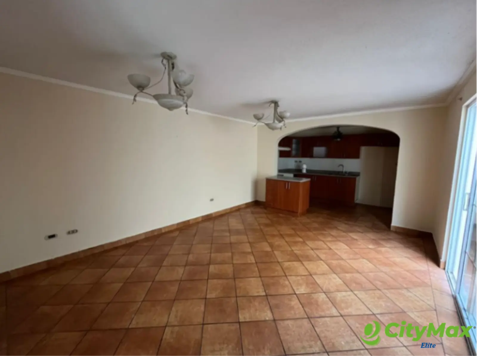 Casa en Venta en Carretera a El Salvador! - SALA