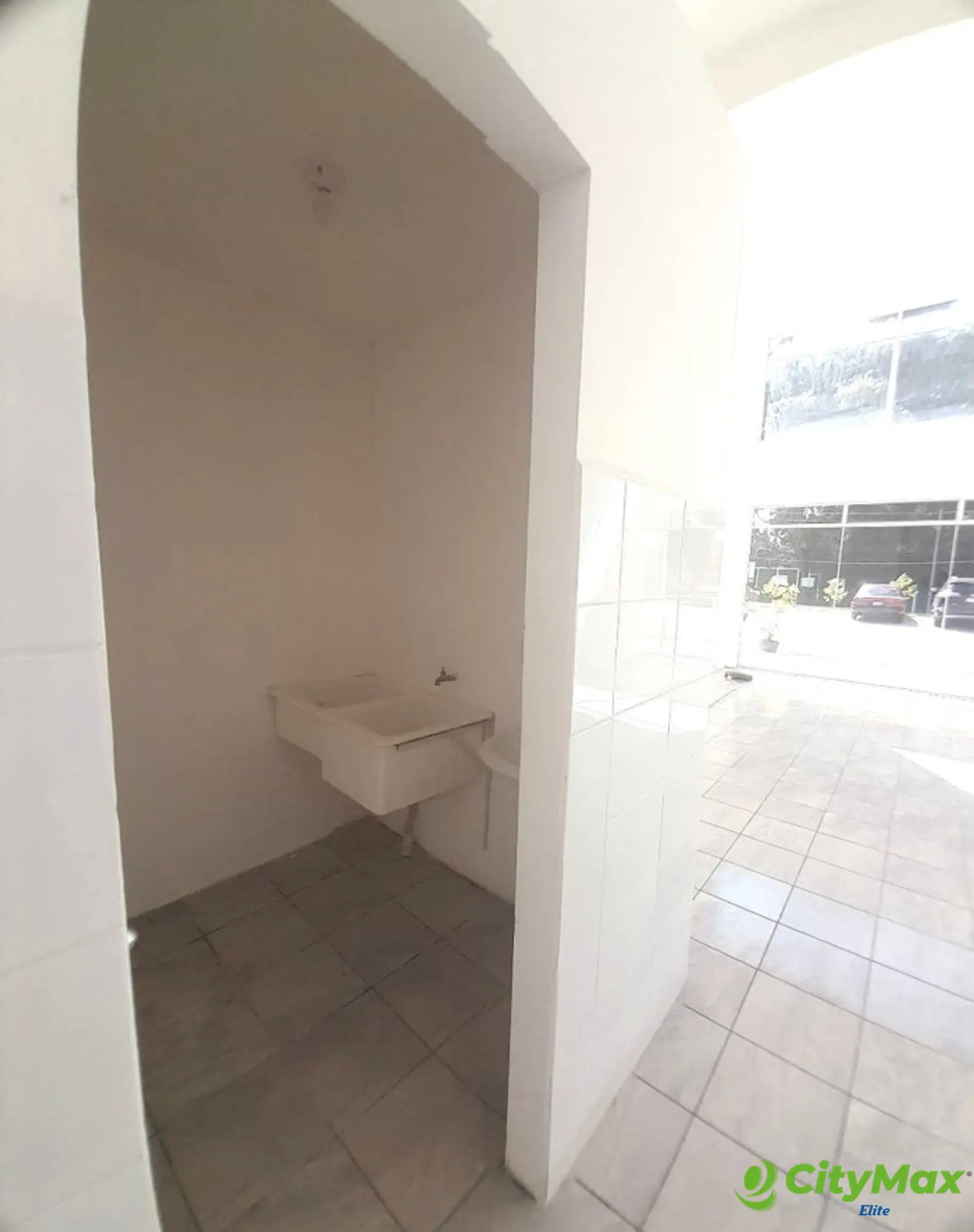 Local Comercial en Renta fuera de Exclusivo Condominio - foto 8
