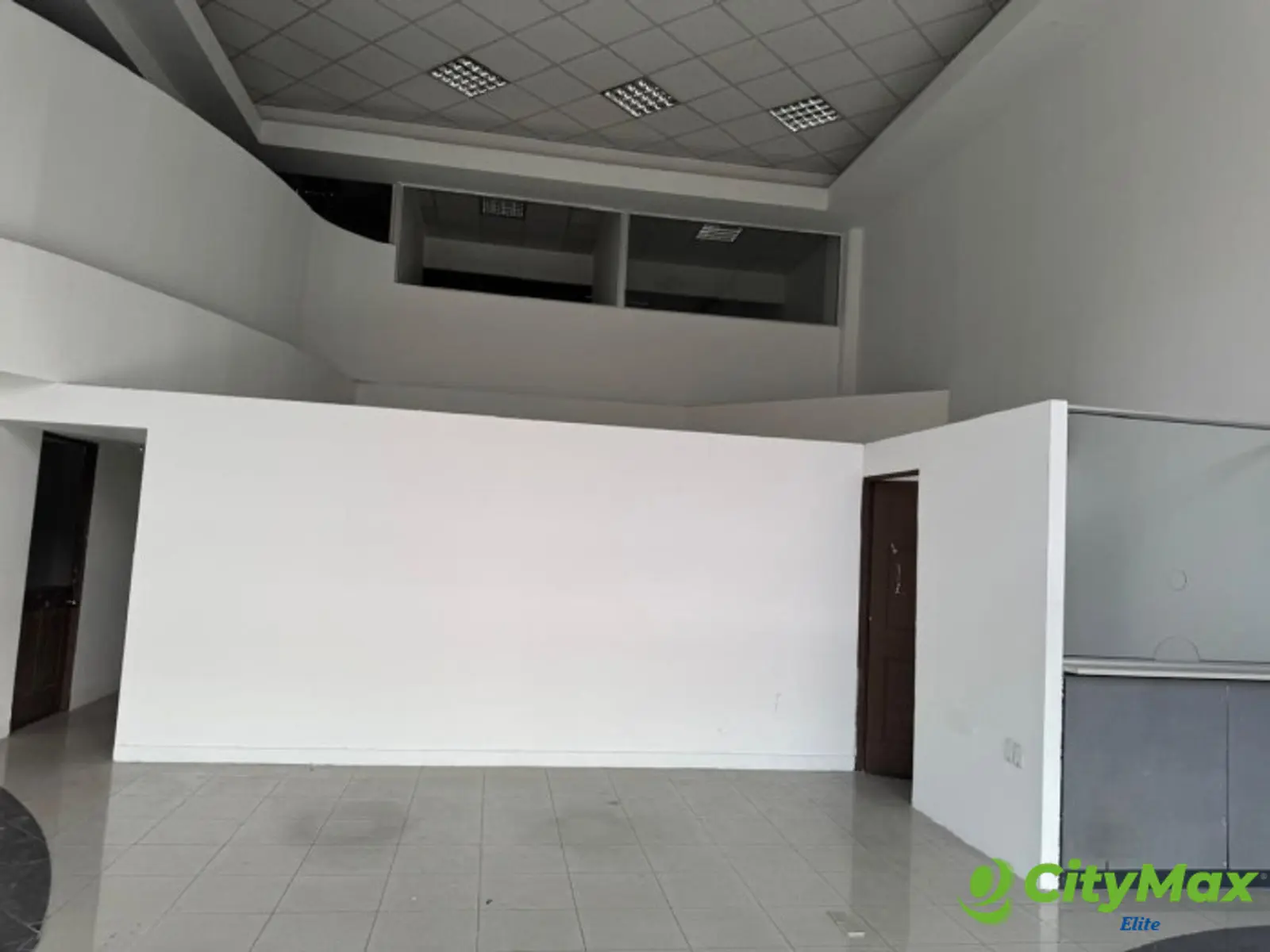 Local Comercial en Renta en Calzada Roosevelt zona 7 - foto 2