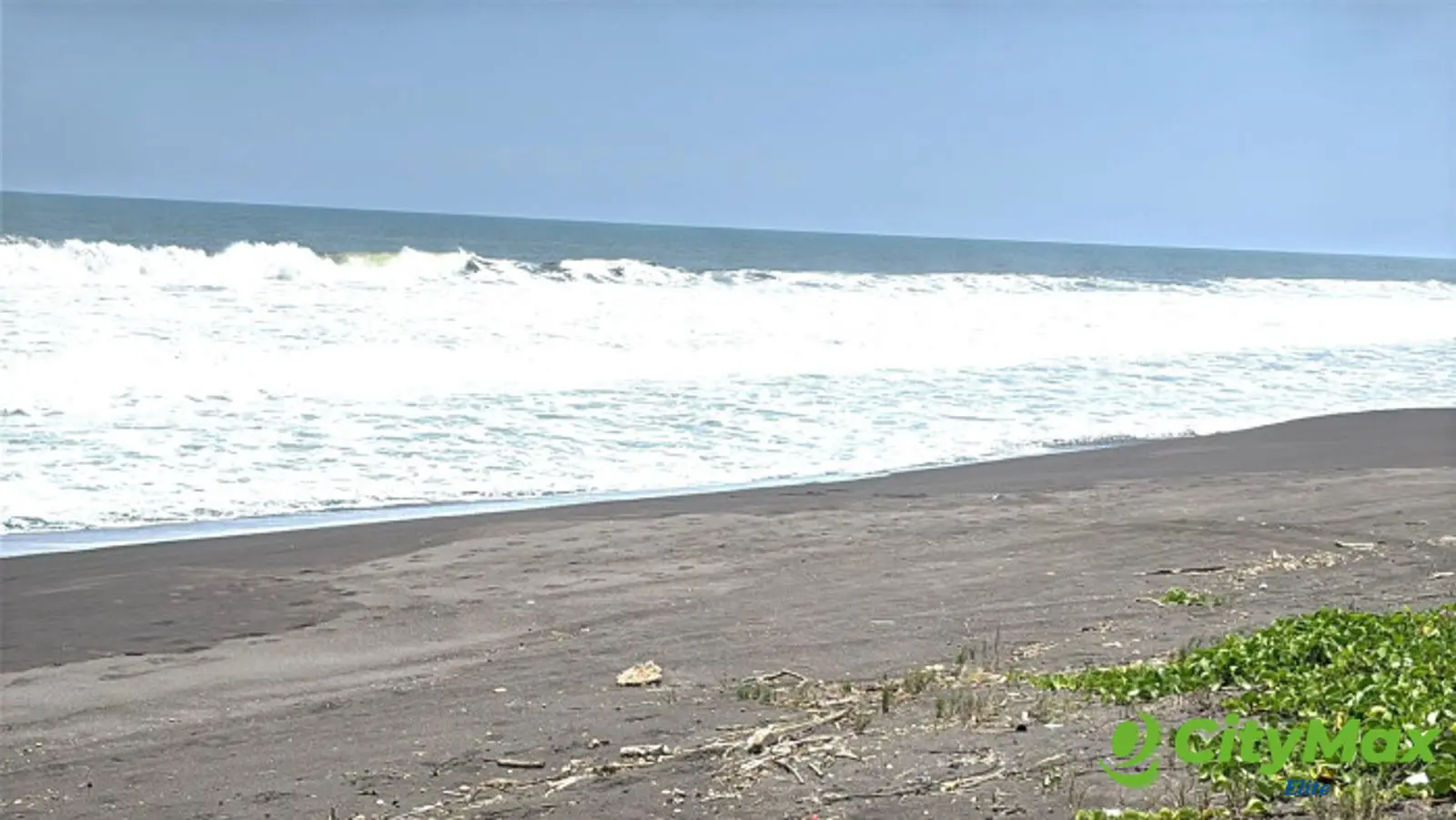 Terreno en Venta Frente al Mar en Sipacate, Escuintla - foto 3