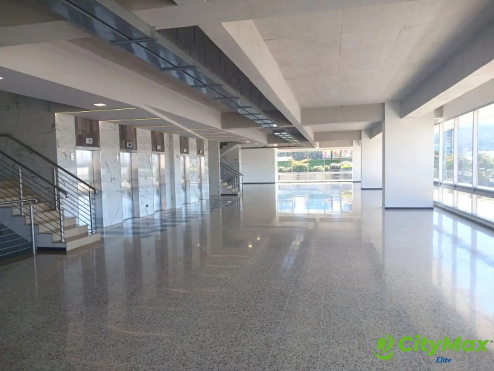 Edificio en Alquiler en zona 10 - Por estrenar !! - foto 14