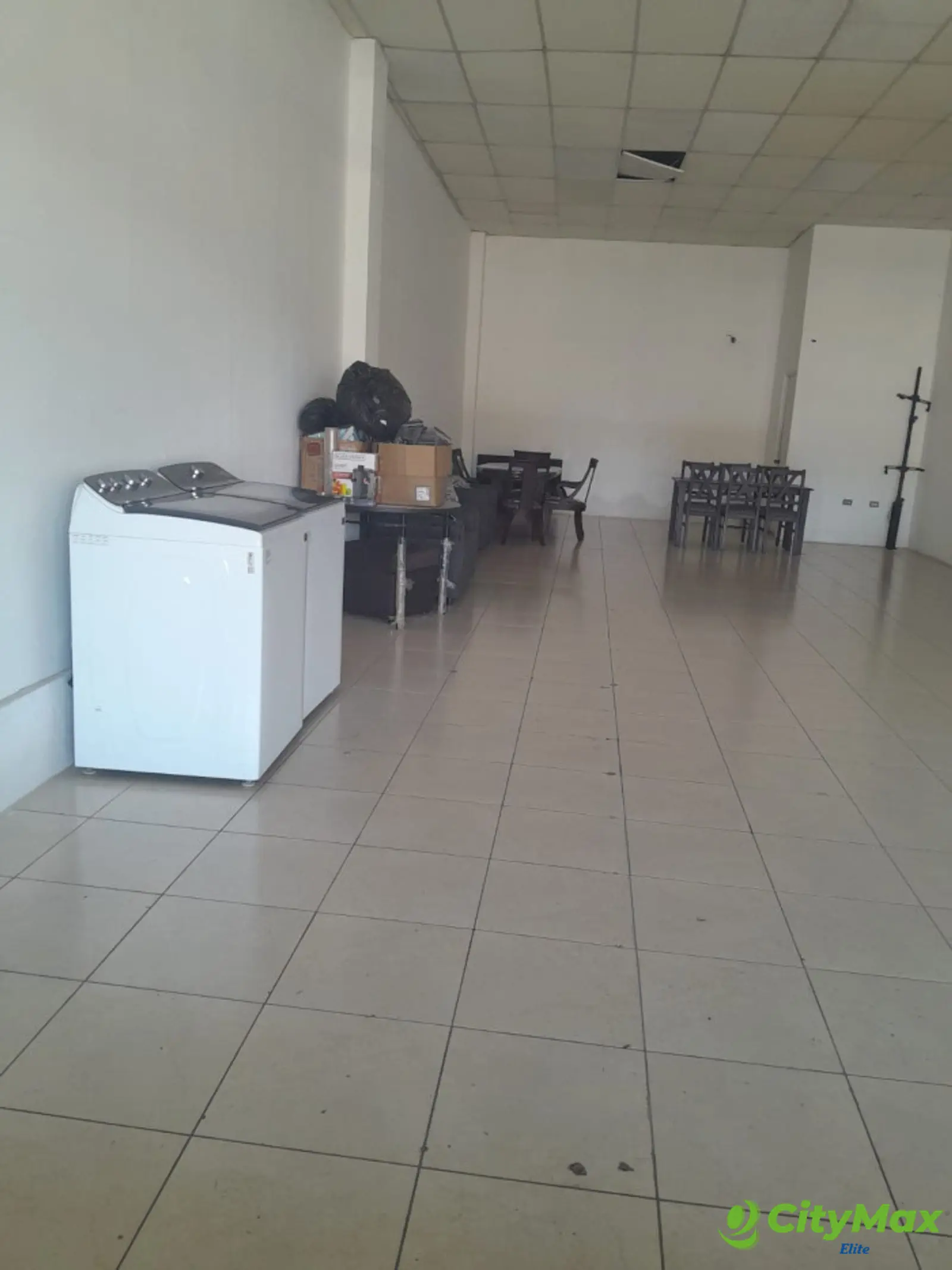 Local comercial en Villa Canales - foto 3