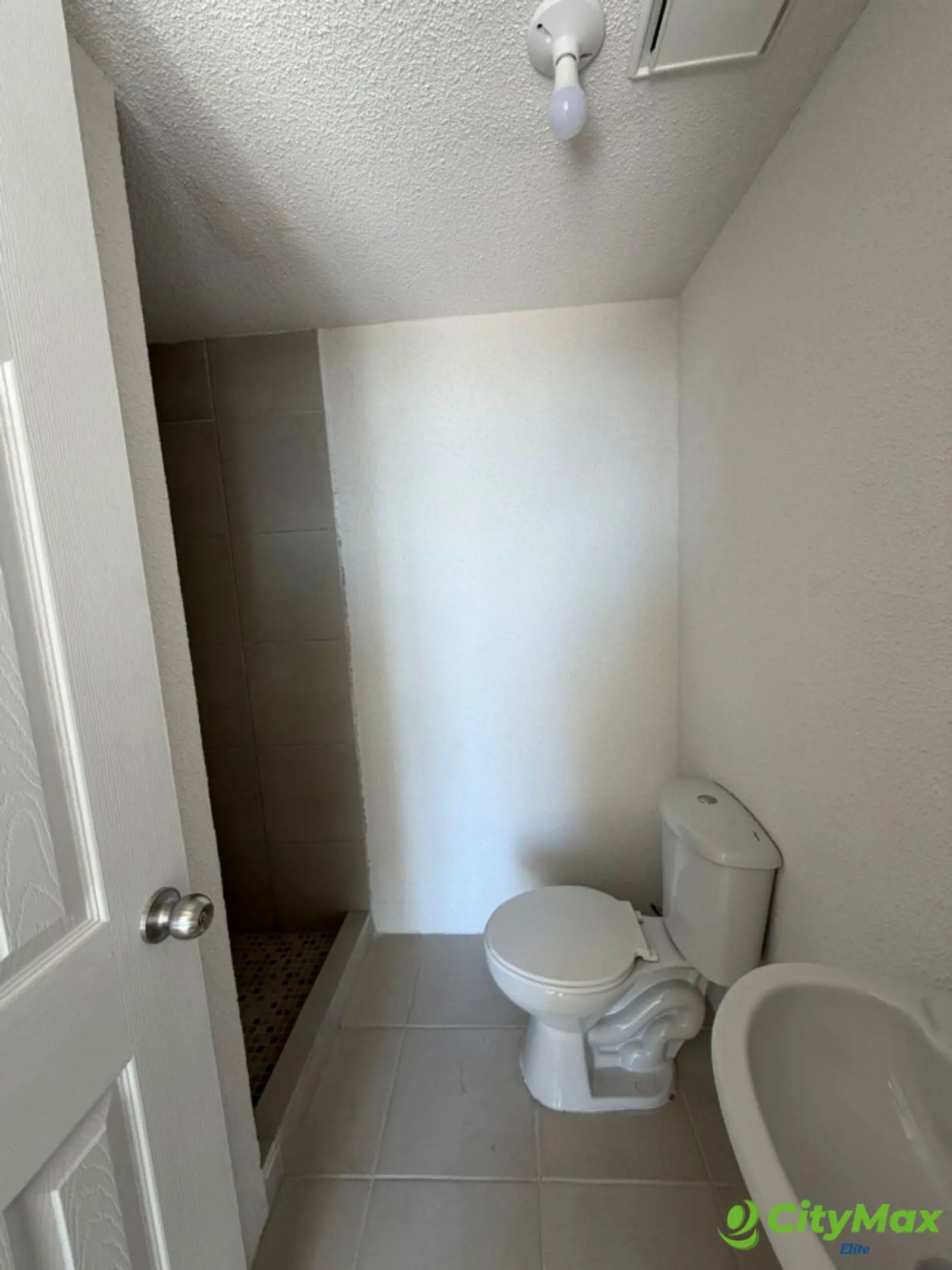 APARTAMENTO EN ALQUILER EN ZONA 1 DE MIXCO - foto 6