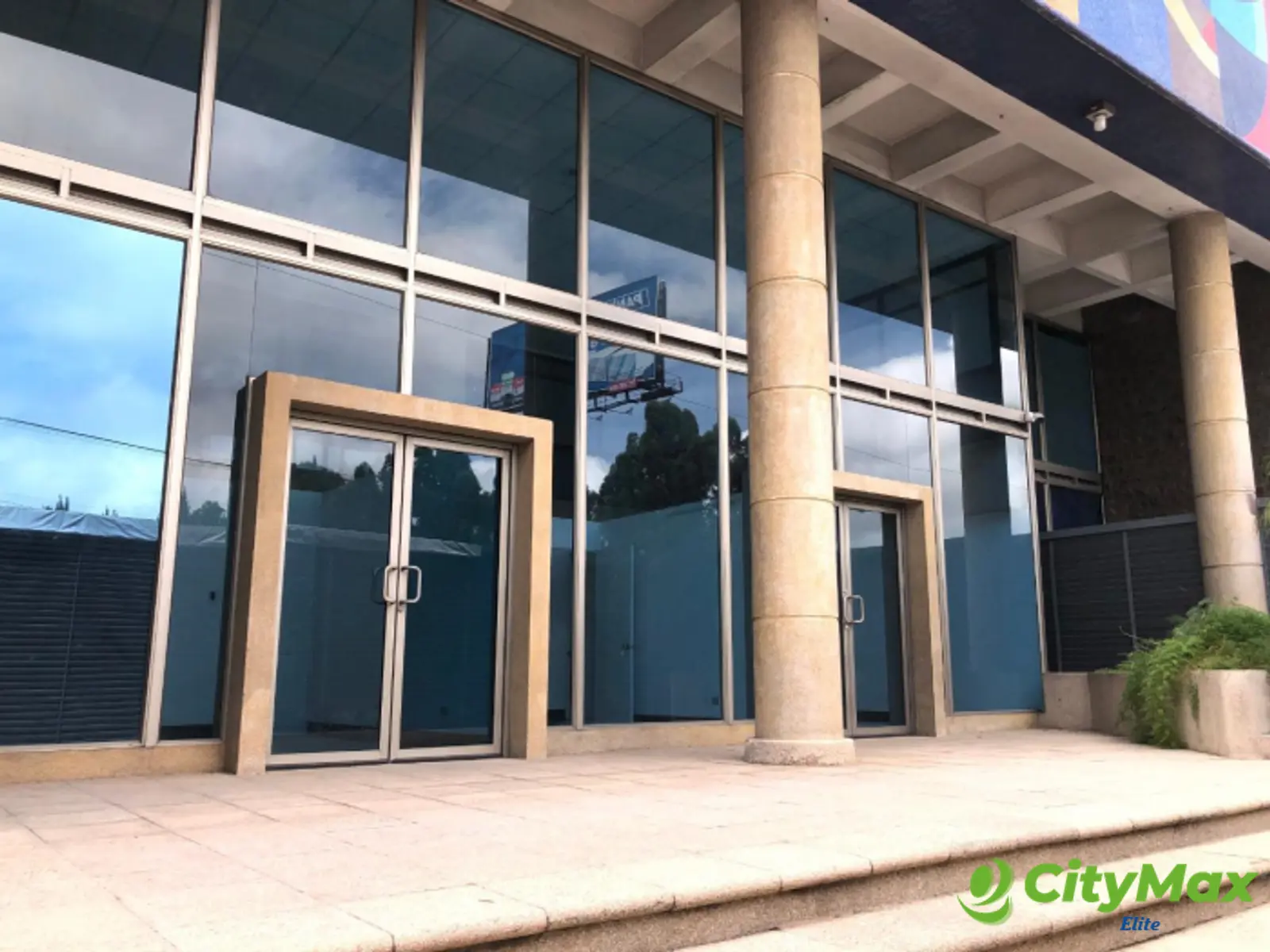 Oficinas en renta en zona 10 - foto 18