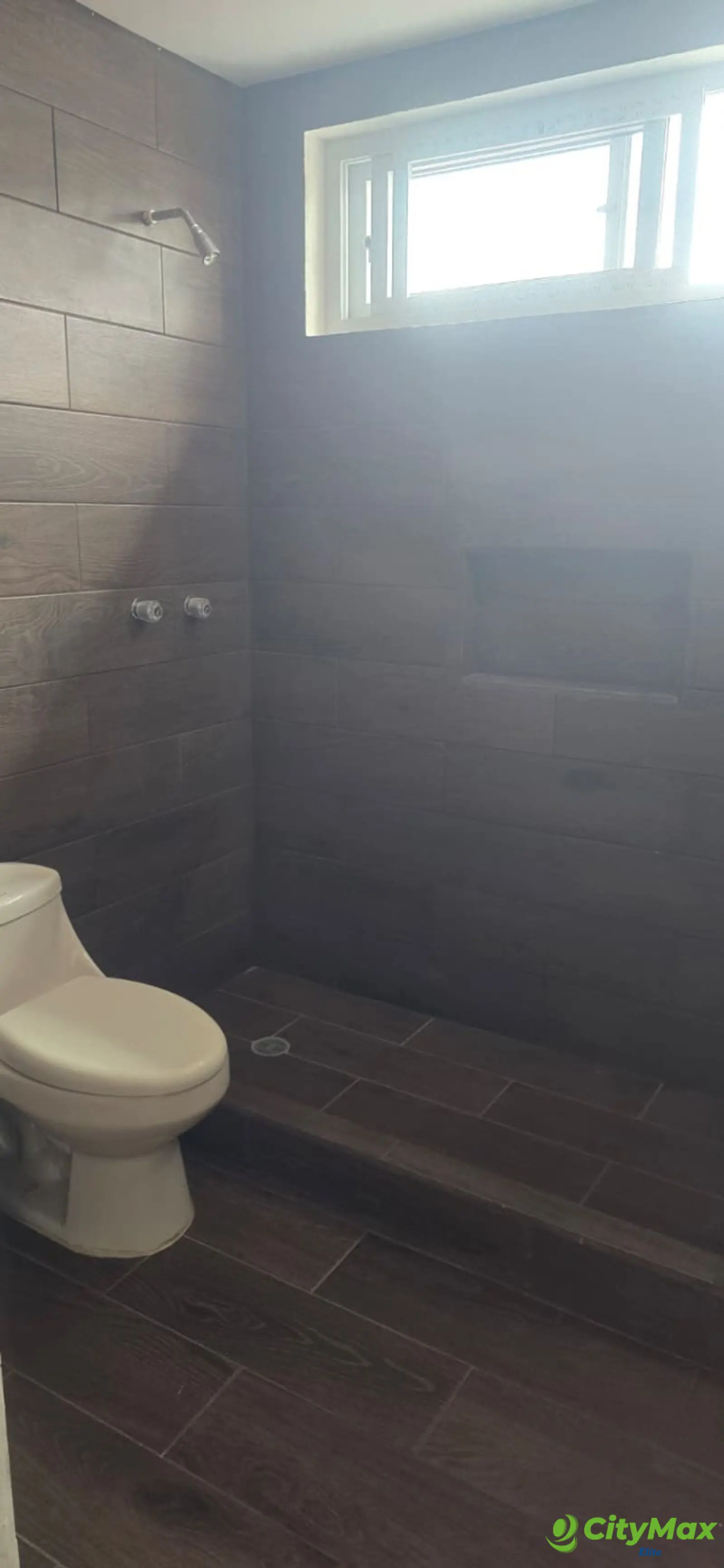 TORRE DE APARTAMENTOS PARA INVERSION, HACIENDA REAL - Baño que comparten