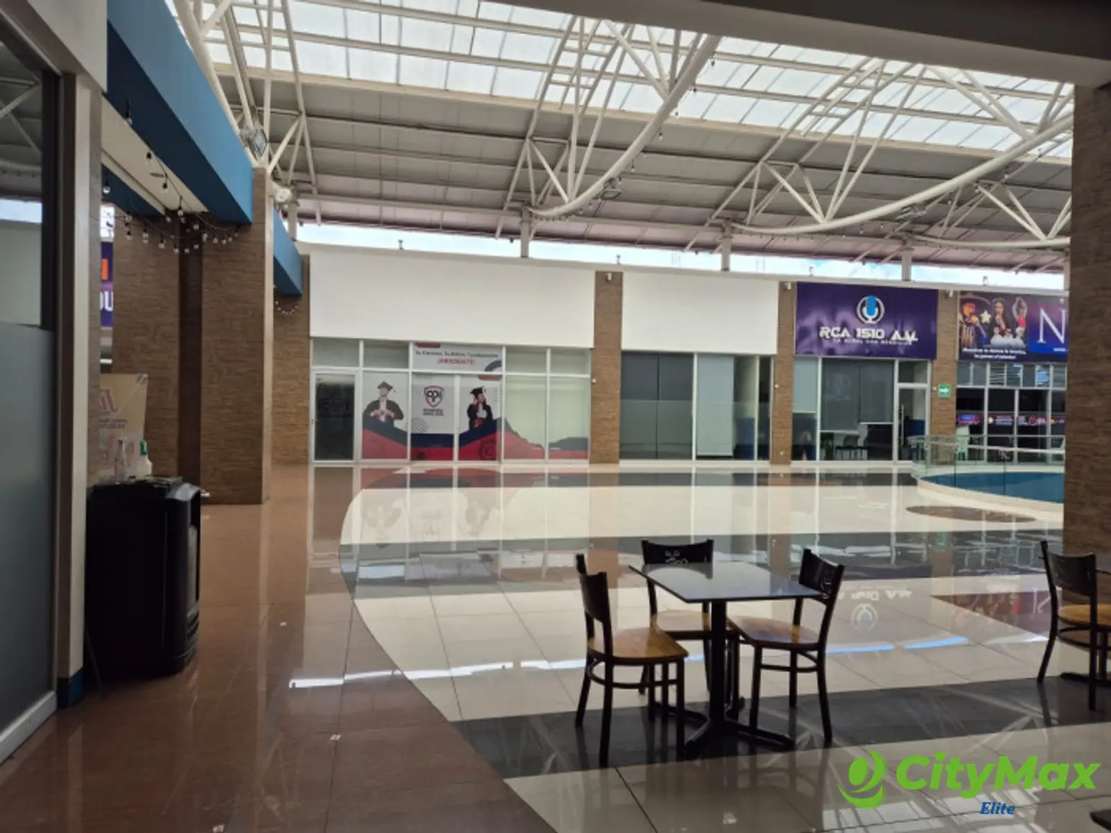 LOCAL COMERCIAL EN RENTA - foto 2