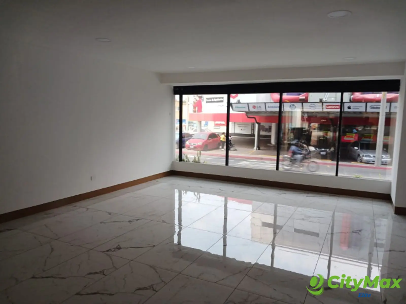 Local en Renta en Centro Empresarial zona 10  - foto 5