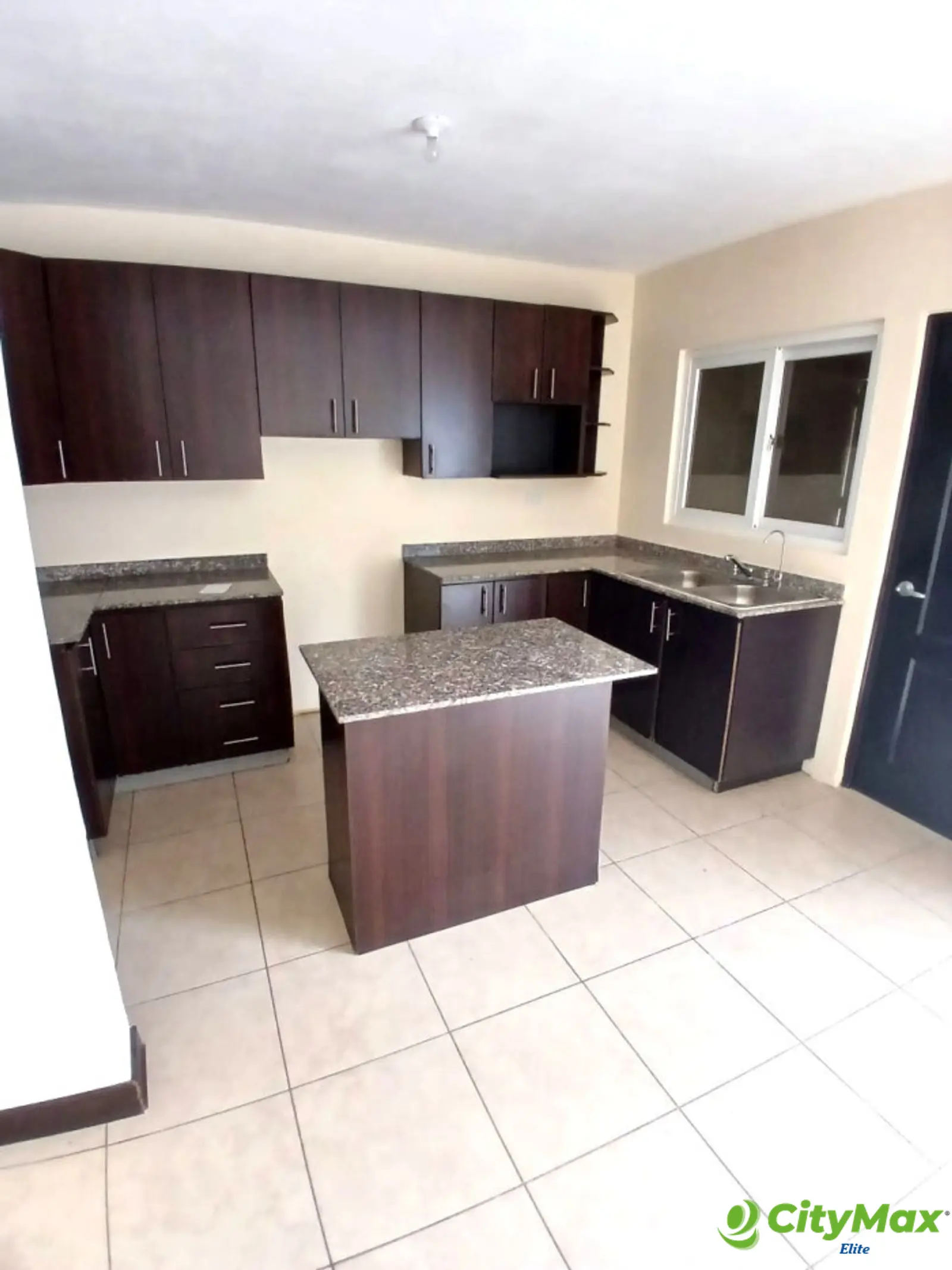 Casa en Venta en La Reserva, Carretera a El Salvador  - foto 5