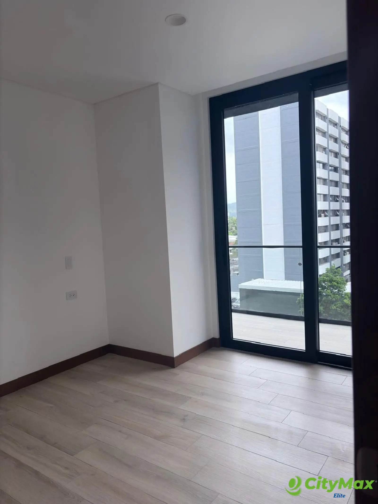 APARTAMENTO EN ALQUILER EN ZONA 10 - GUATEMALA - foto 4