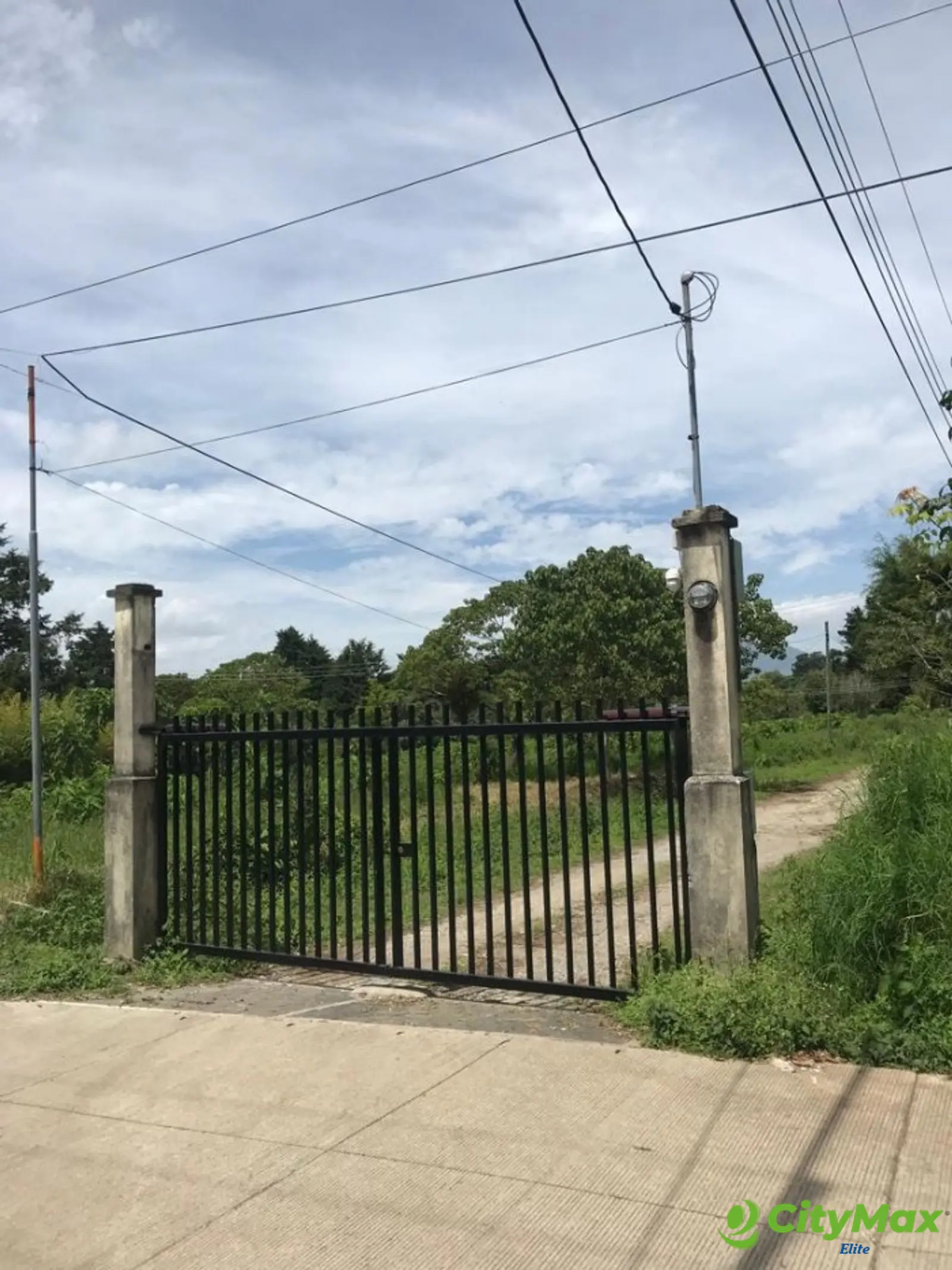 Terreno en Venta en Carretera a Santa Elena Barillas - foto 8