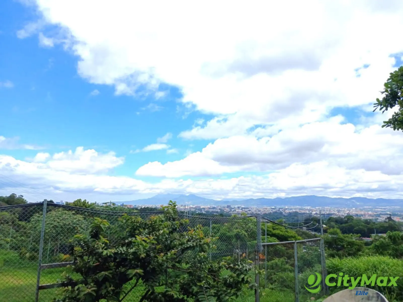 Terreno Residencial en Venta en Zona 17 - foto 2