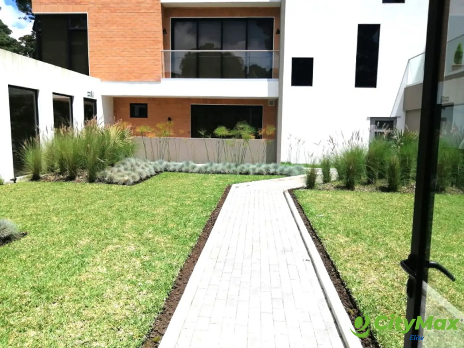 Apto. Venta y Alquiler en Zona 16  - foto 19