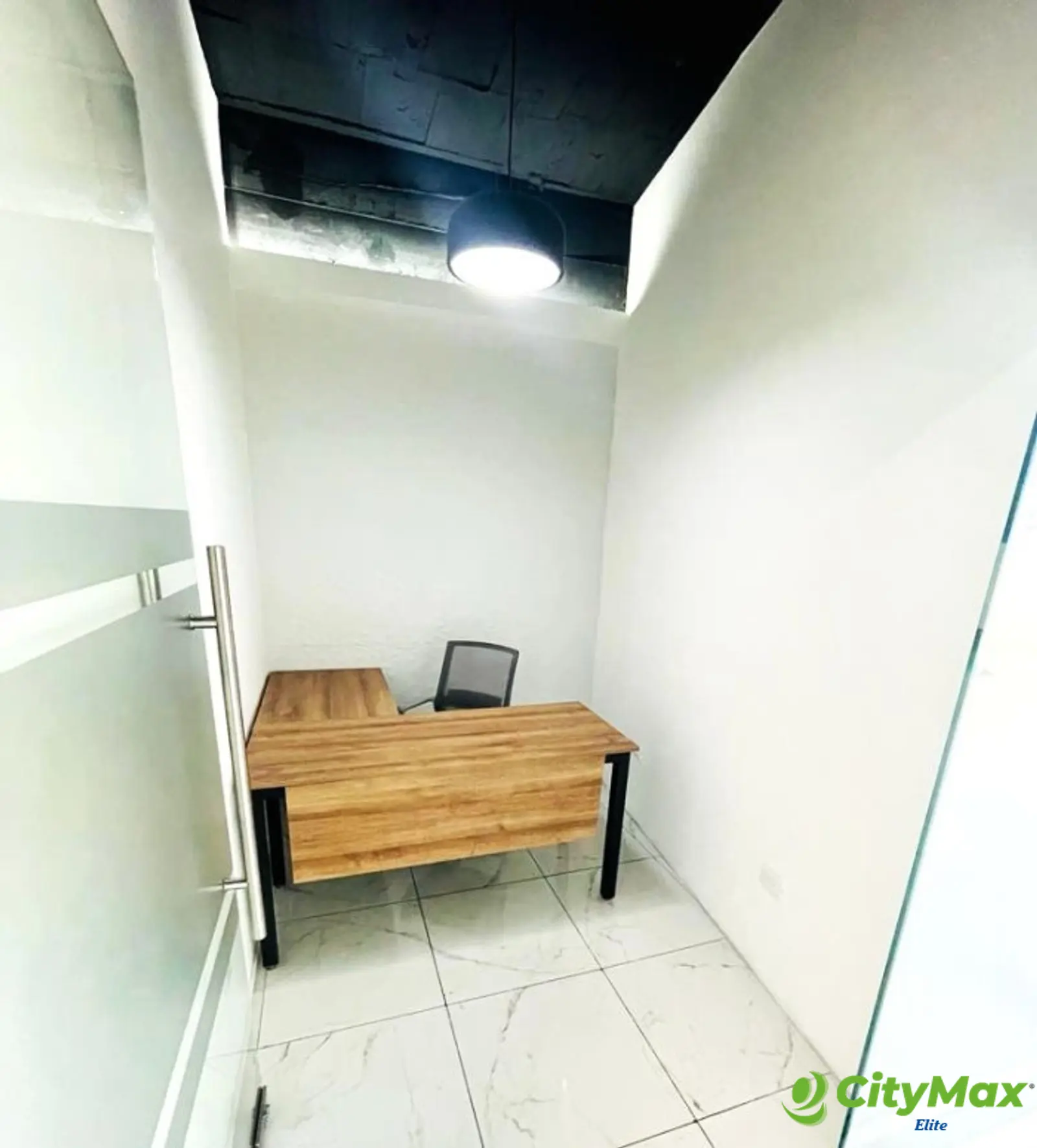 Oficina en Alquiler en Zona 10 - foto 4