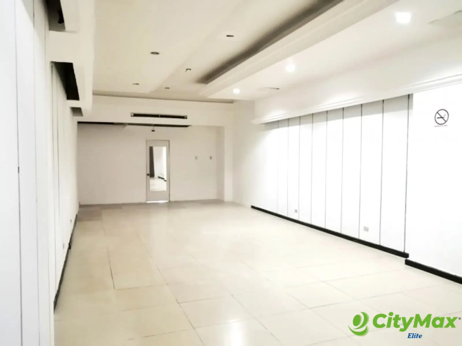Local Comercial en Venta y Renta en Zona 10 - foto 3