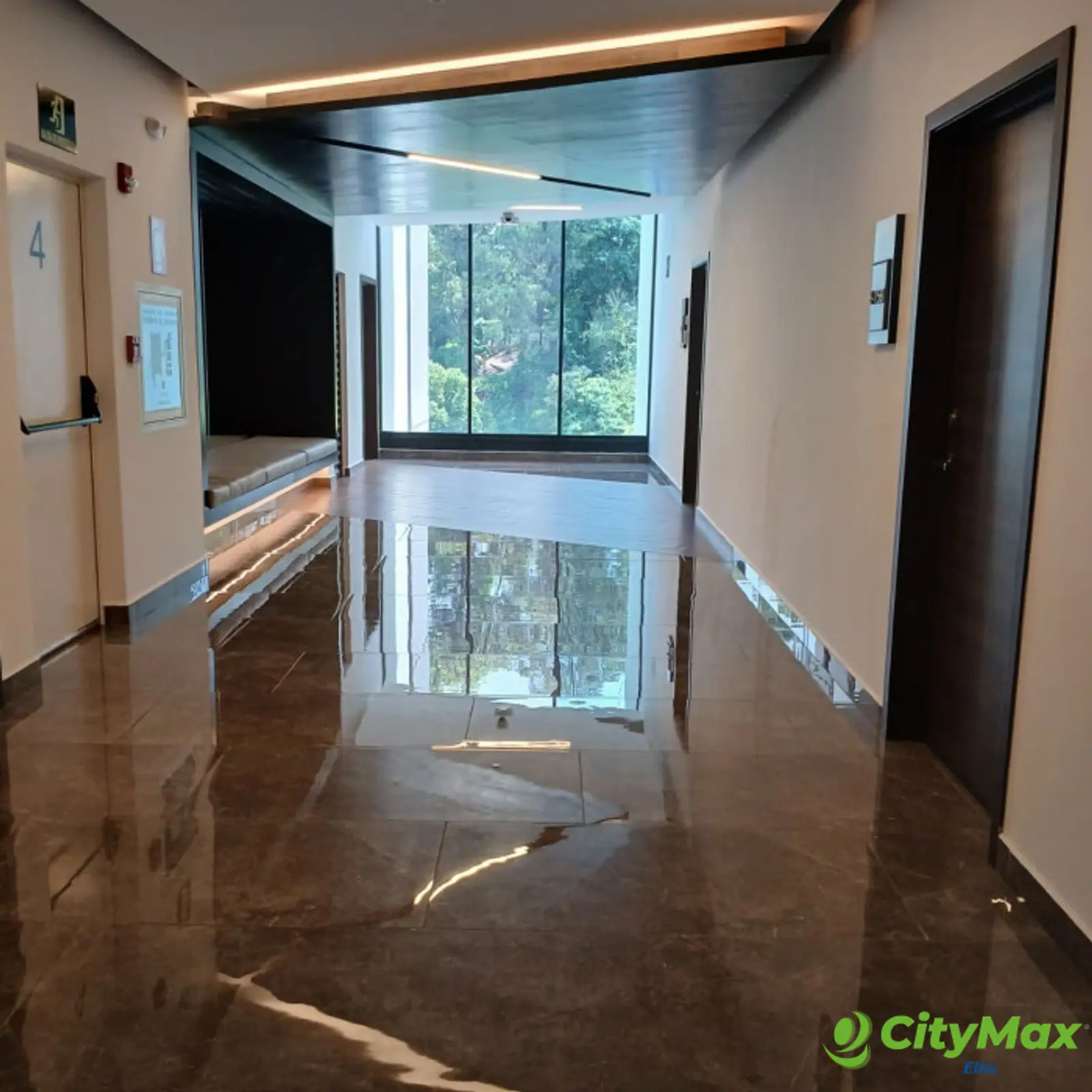 Rento Oficina Comercial en Zona 15 - foto 3