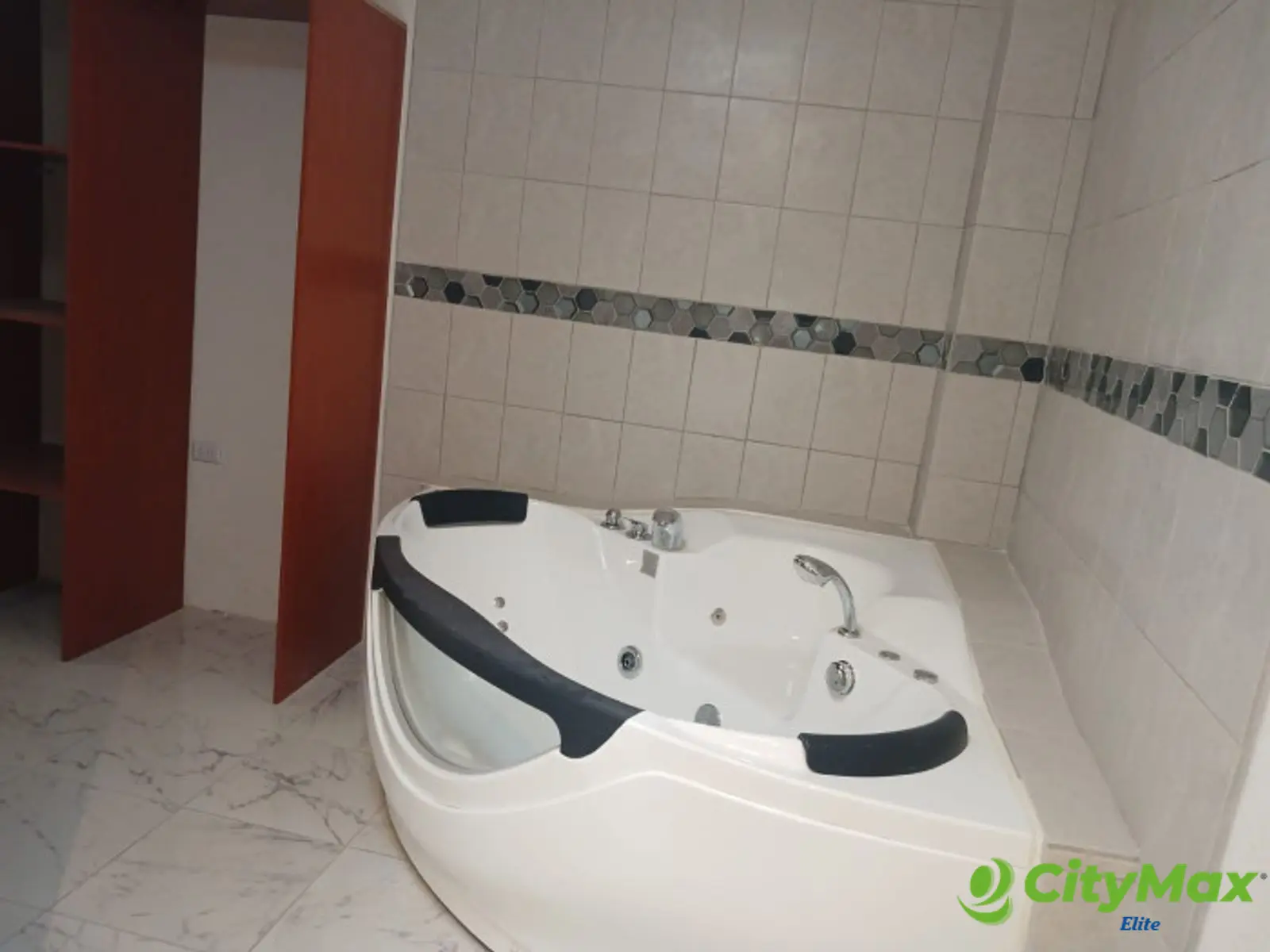 CASA REMODELADA EN VENTA EN ZONA 1 - foto 16