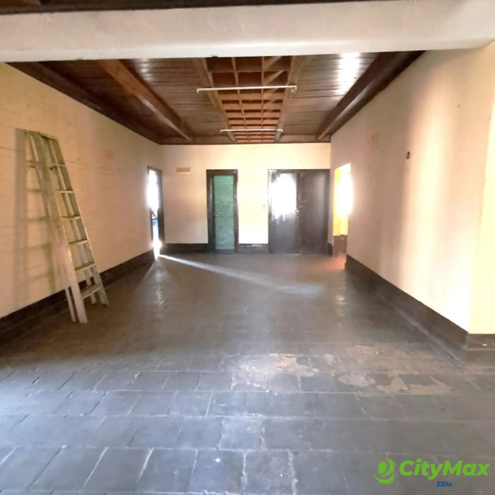 TERRENO + CASA EN ALQUILER EN CIUDAD VIEJA - foto 7