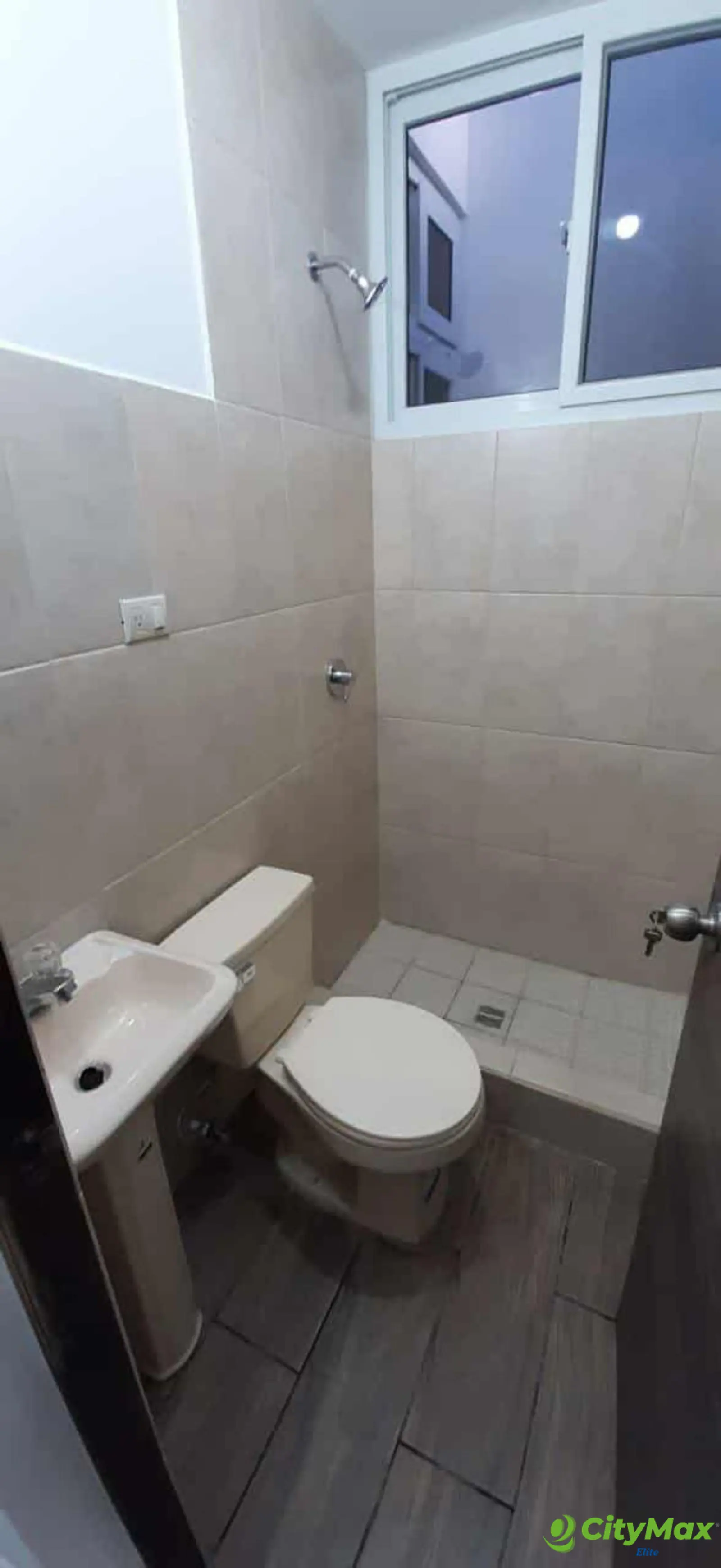 TORRE DE APARTAMENTOS PARA INVERSION, HACIENDA REAL - Baño completo
