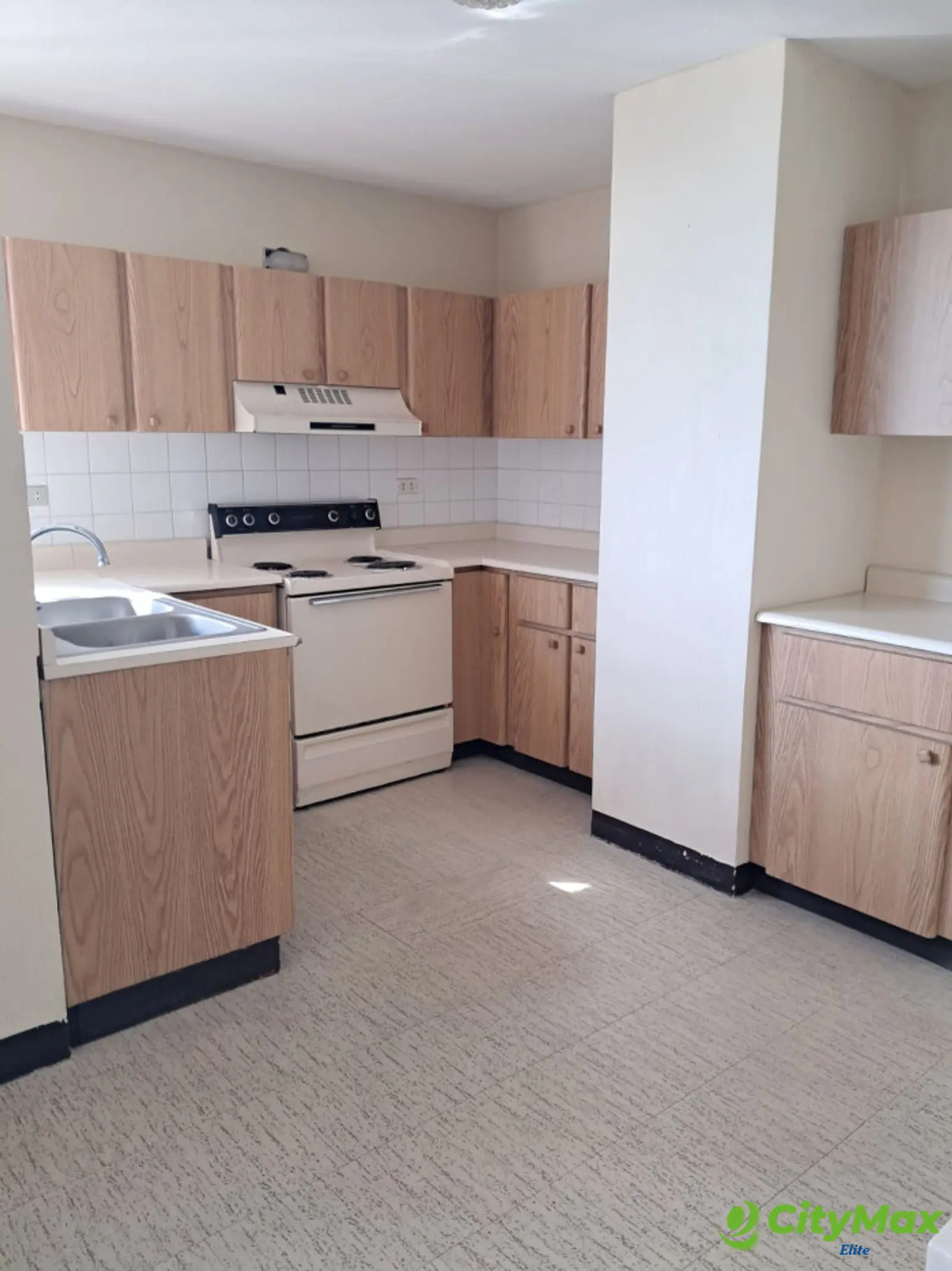 Apartamento en Venta en Zona 10 frente a CC La Estacion - foto 17