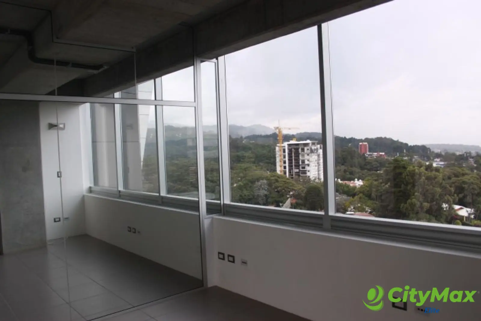 CityMax Renta Oficina en Edificio DOMANI zona 15 - foto 7