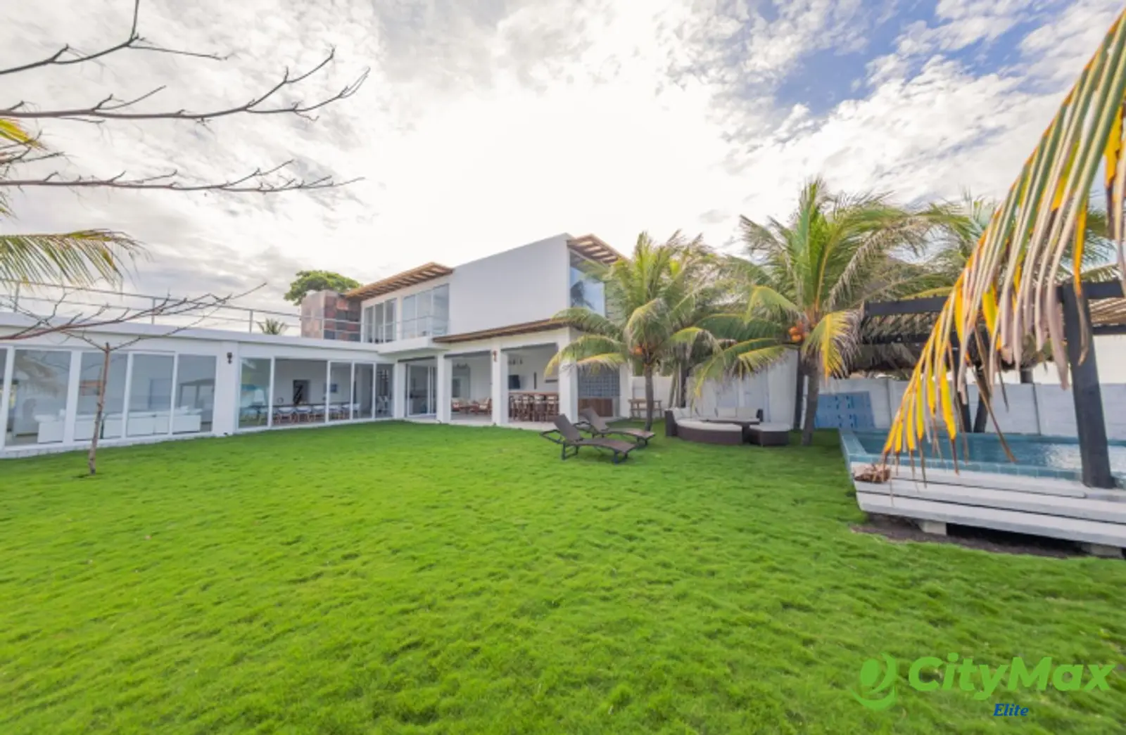 Venta Casa Vacacional a orillas de Playa Monterrico - foto 3