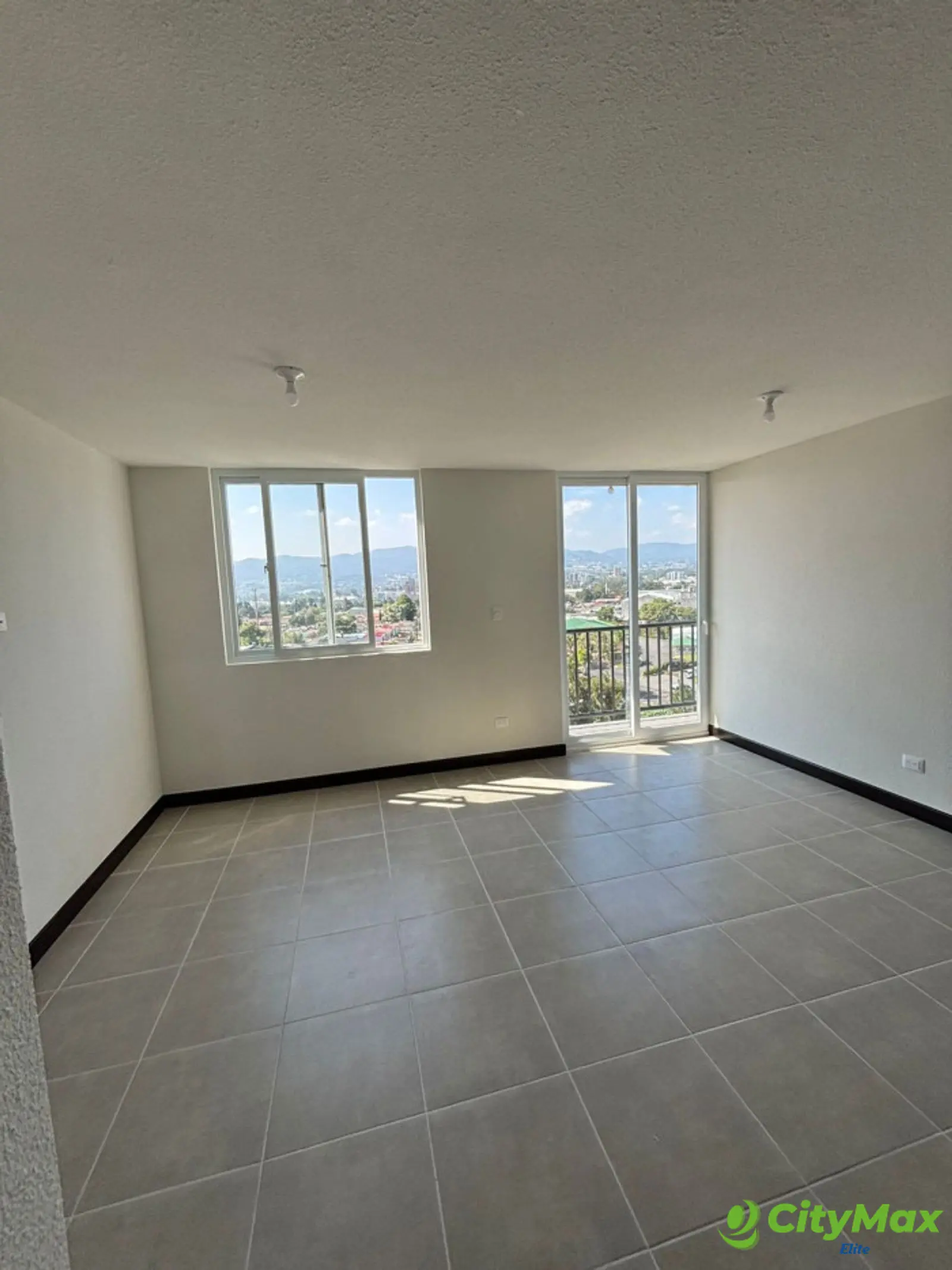 APARTAMENTO EN VENTA - EDIFICIO ESENTA ZONA 12 - área Social