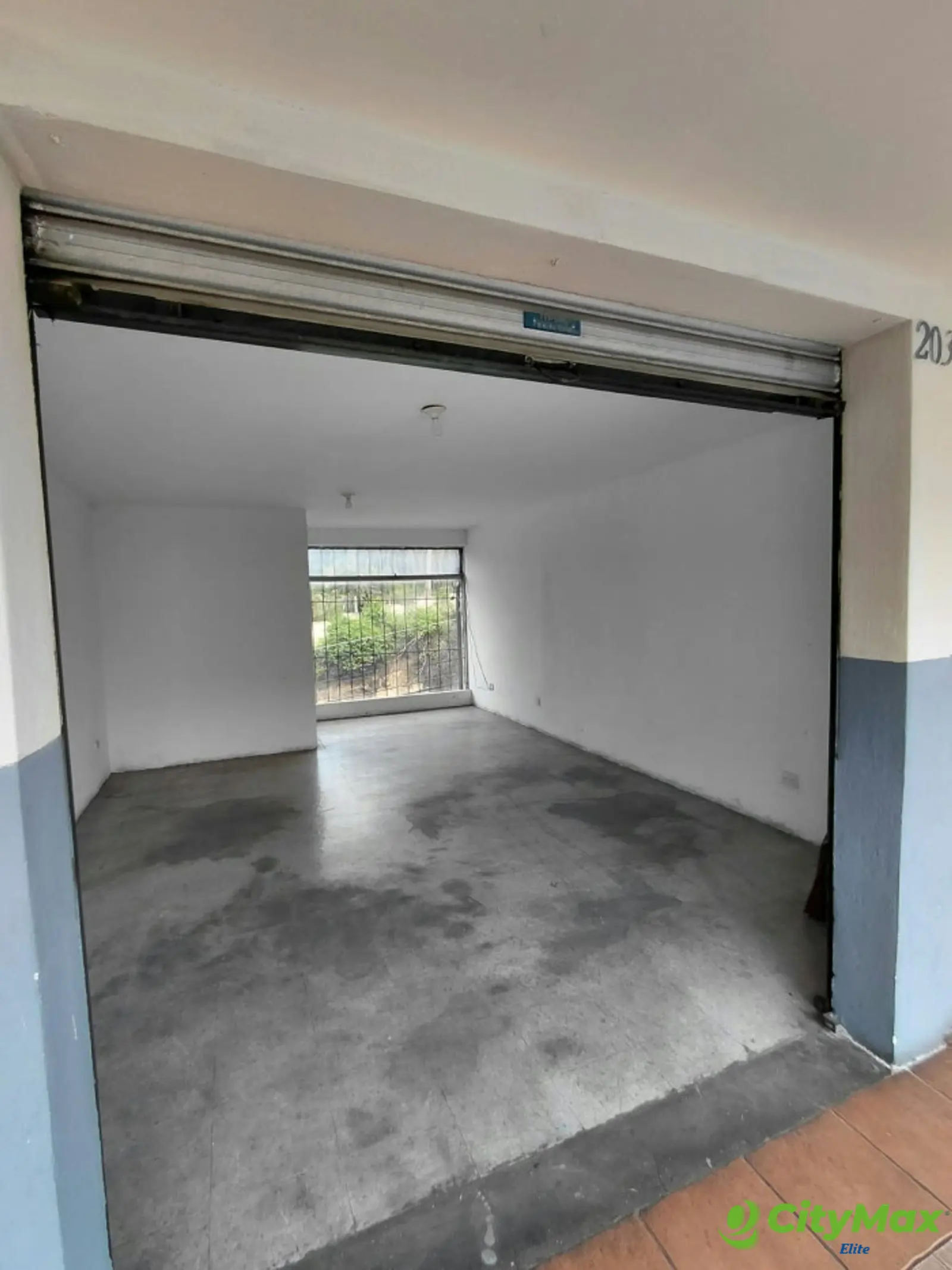 Local Comercial en Renta en Plaza Surti Ahorro. Zona 18 - foto 4