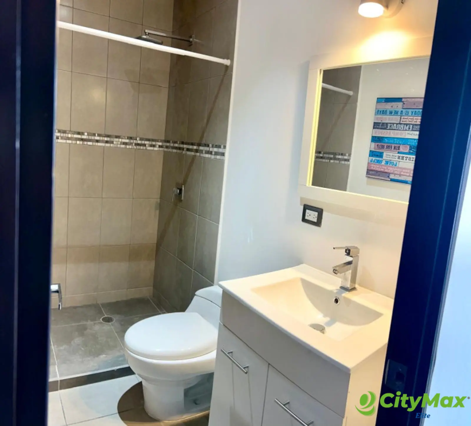 APARTAMENTO AMOBLADO EN EN RENTA - DESTINY SKY HOMES - SANITARIO COMPLETO